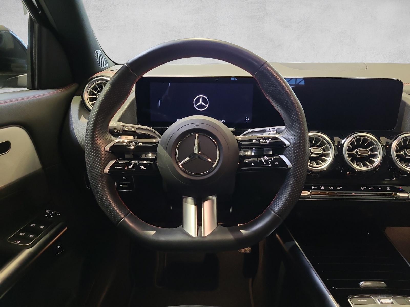 MERCEDES-BENZ EQA 350 AMG Line 4Matic - 13