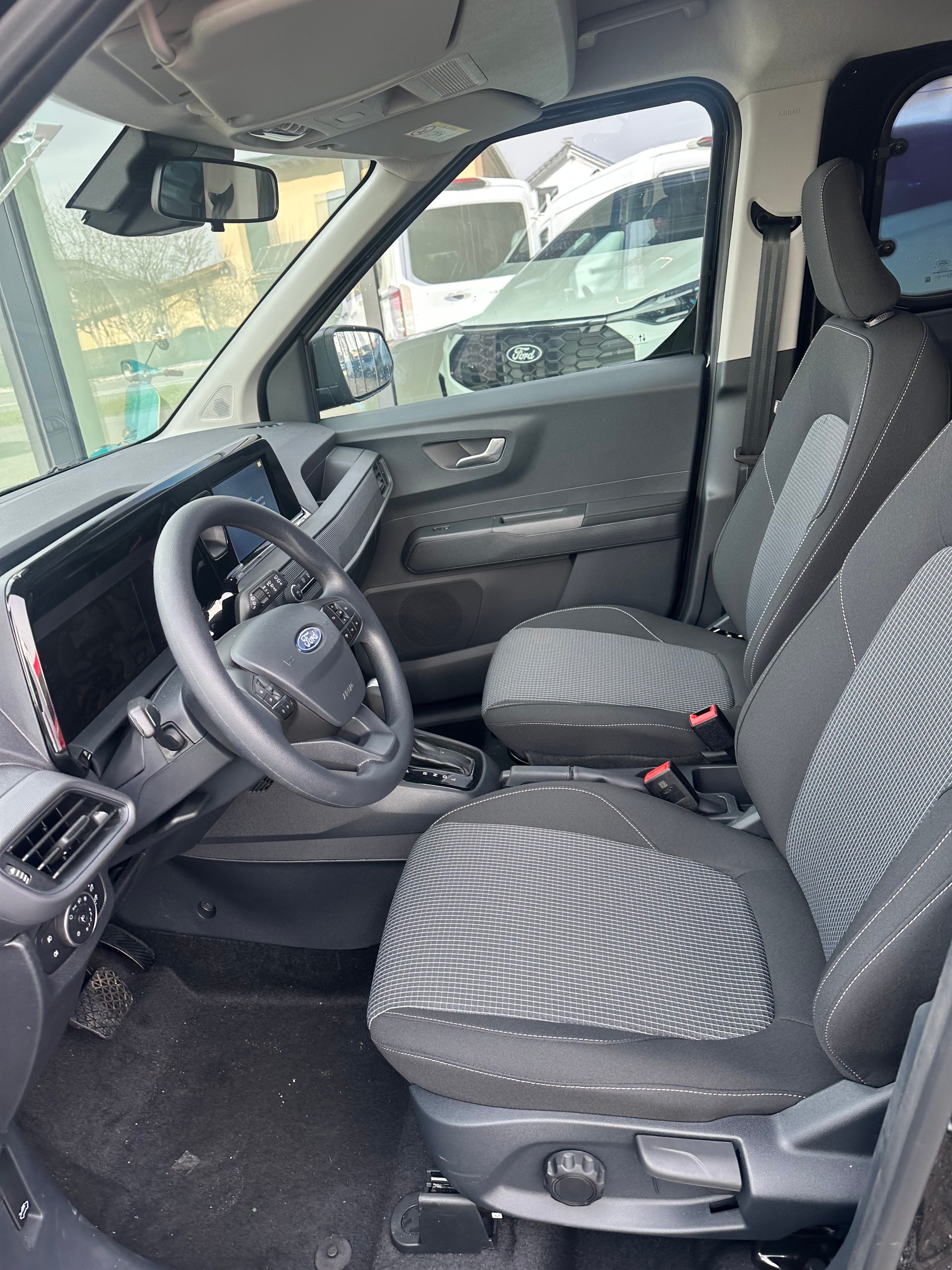 FORD Transit Courier dcab. van 1.0 Trend/125CV/Aut. - 10