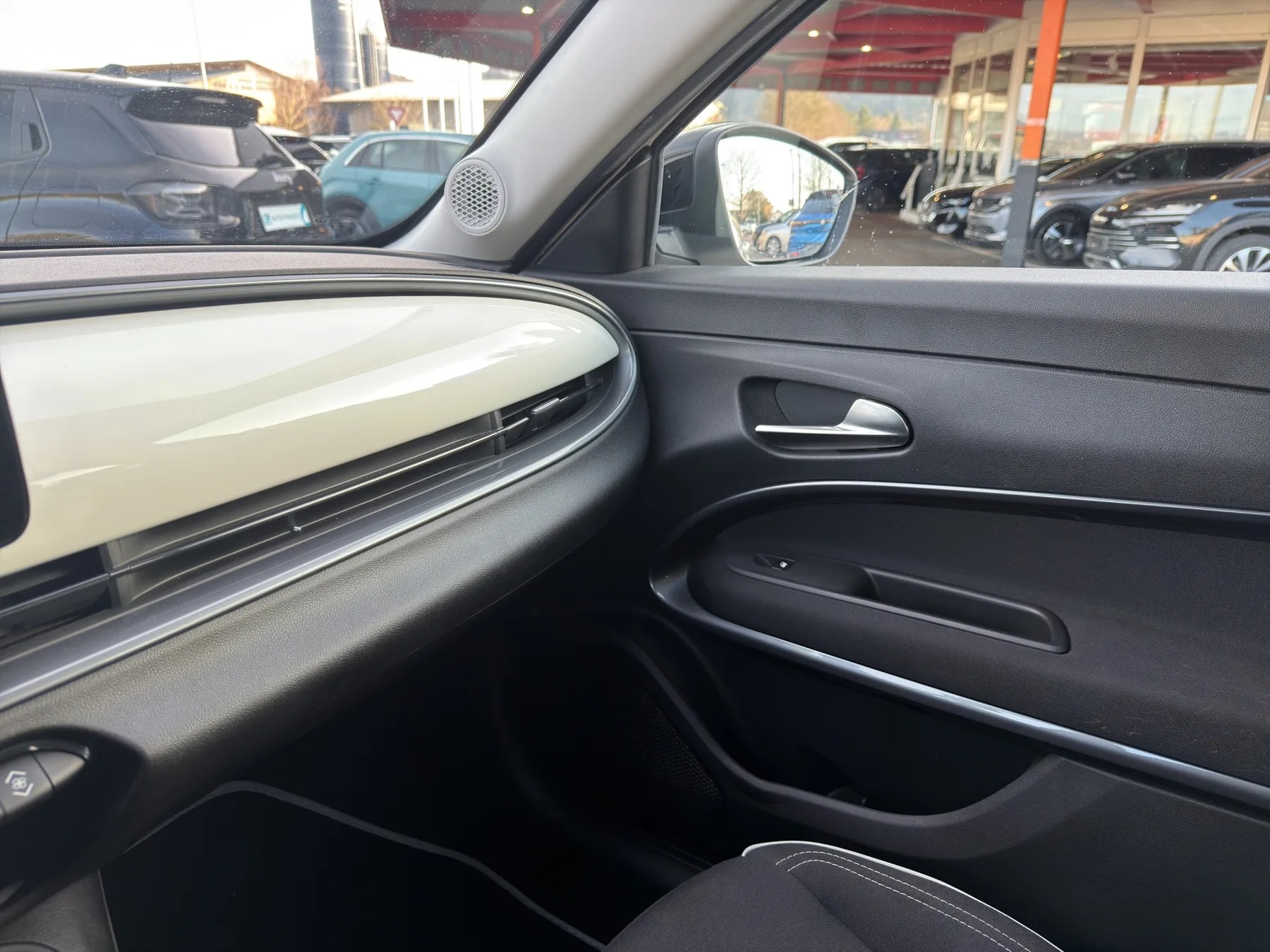 FIAT 600 1.2 Hybrid 145 Cult - 32