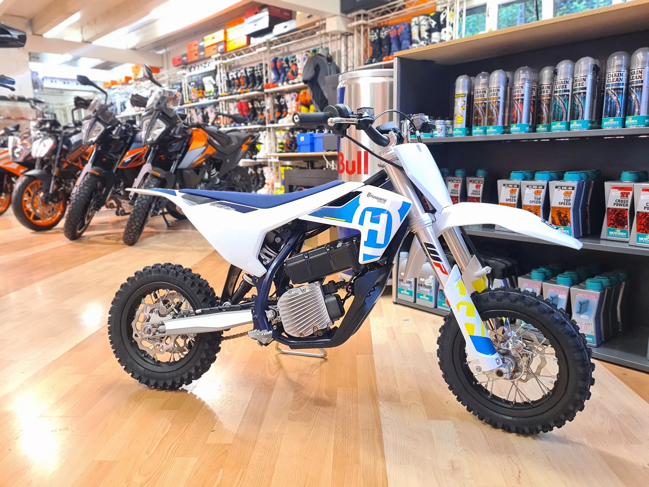 HUSQVARNA EE 3