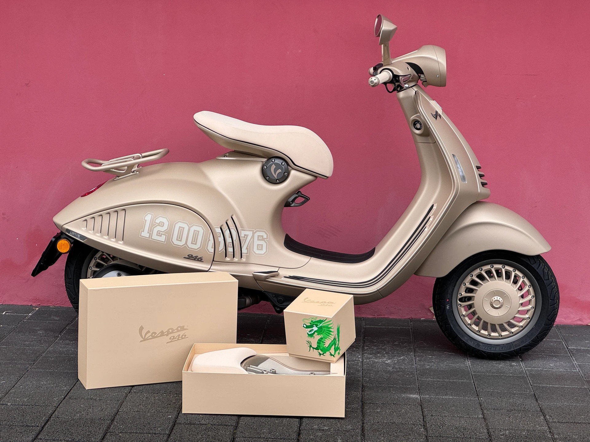 PIAGGIO Vespa 946 125 Dragon - 11