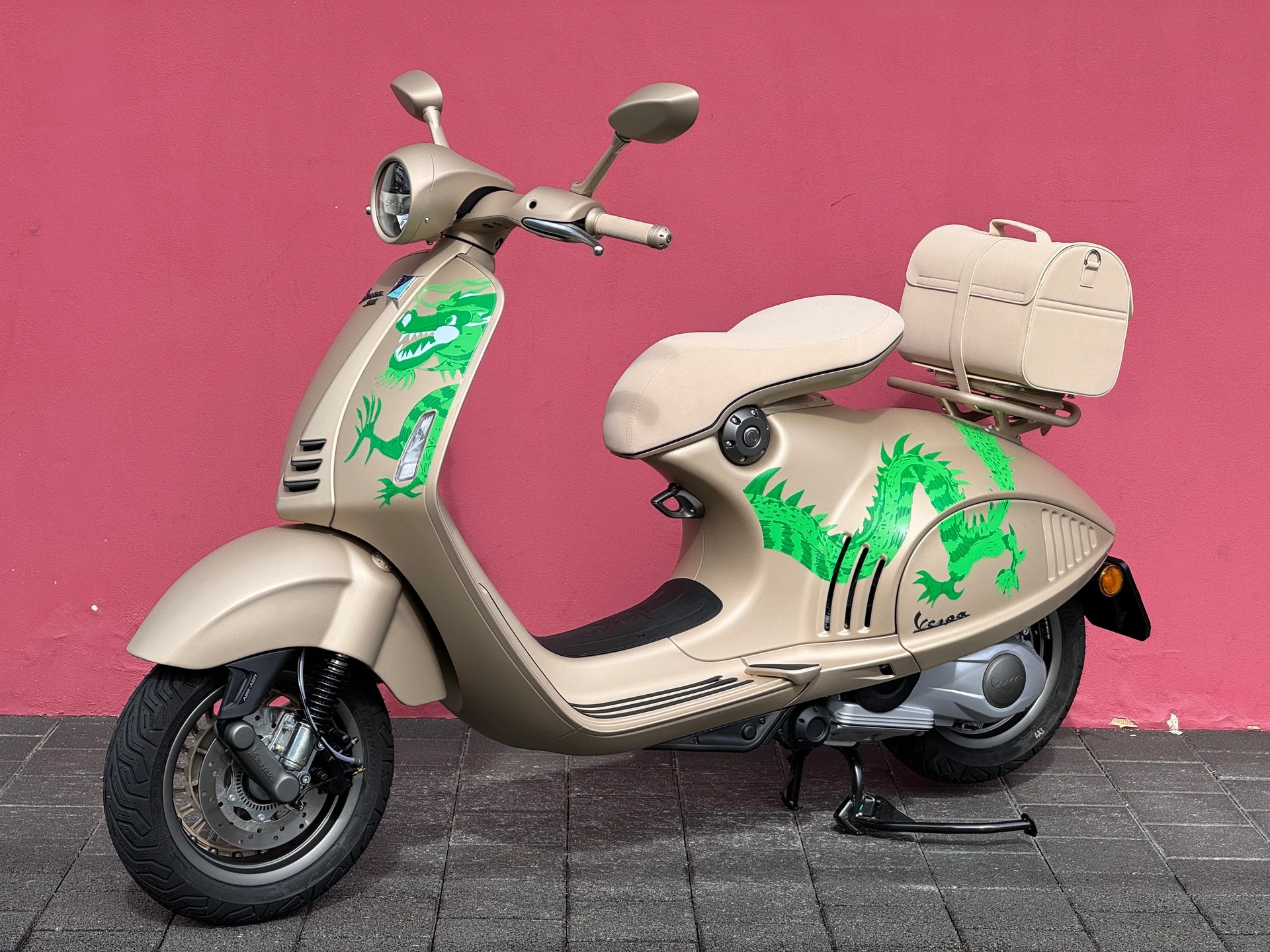 PIAGGIO Vespa 946 125 Dragon - 16
