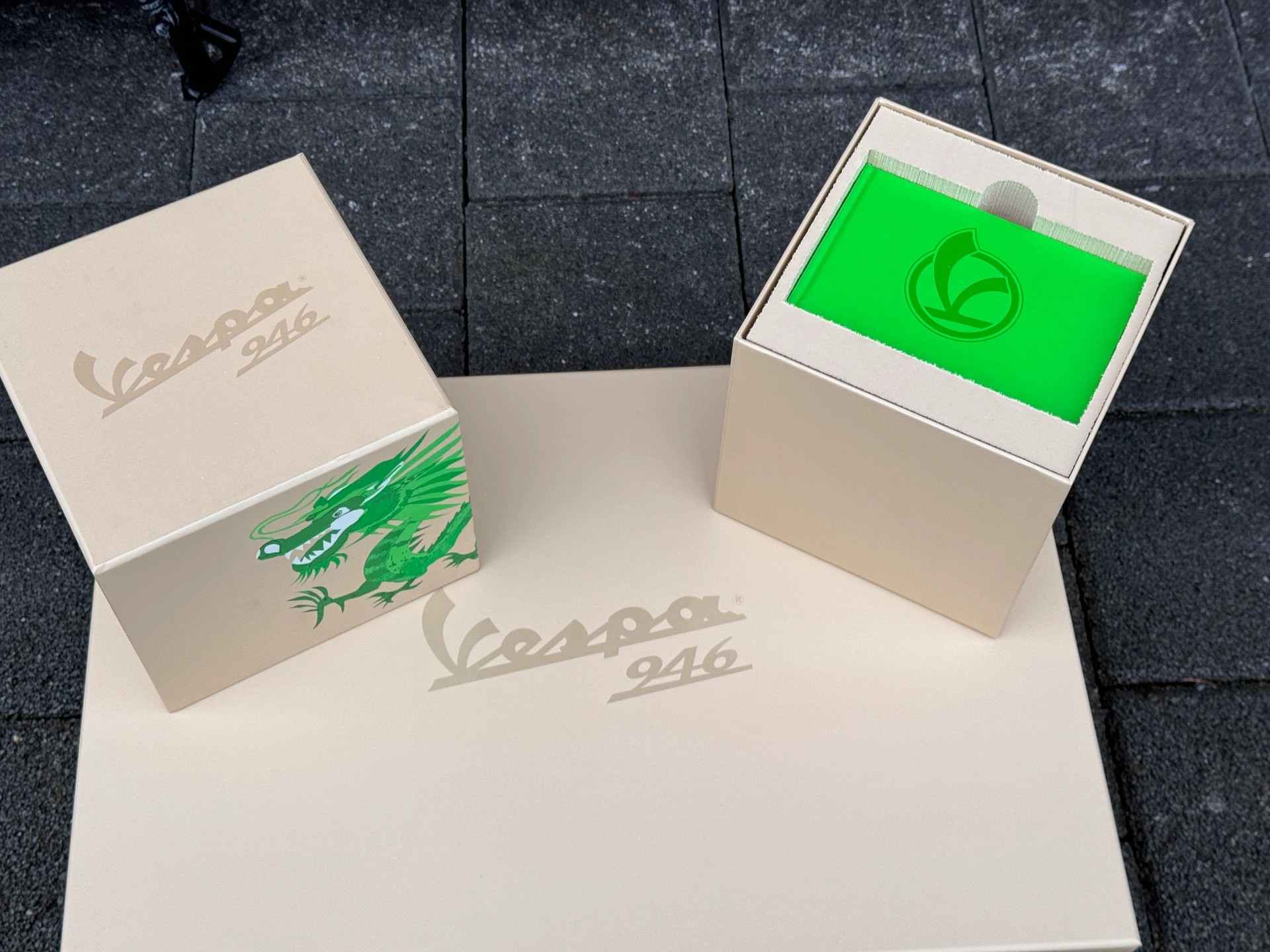 PIAGGIO Vespa 946 125 Dragon - 12