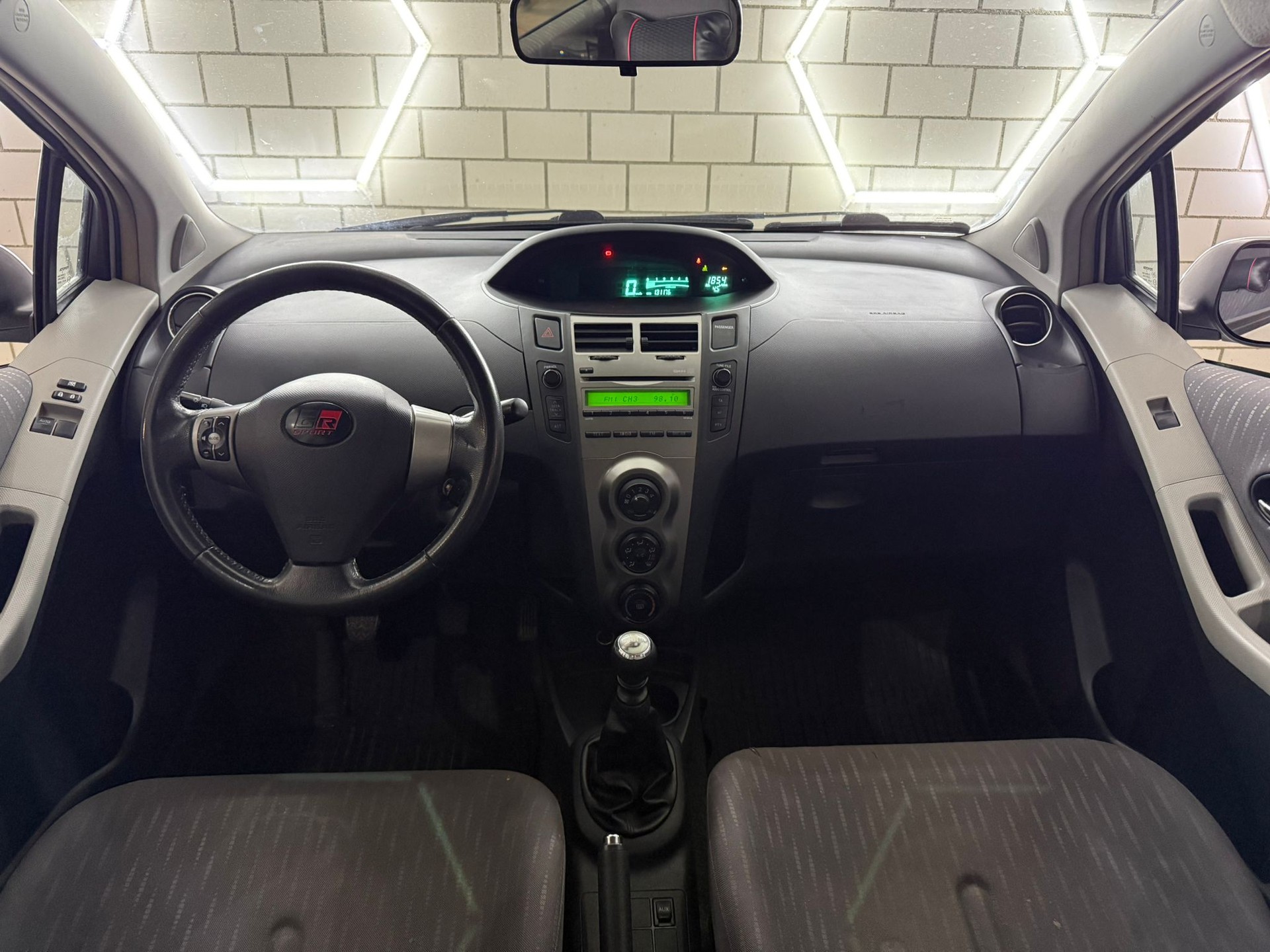 TOYOTA Yaris 1.4 D-4D Linea Luna - 9