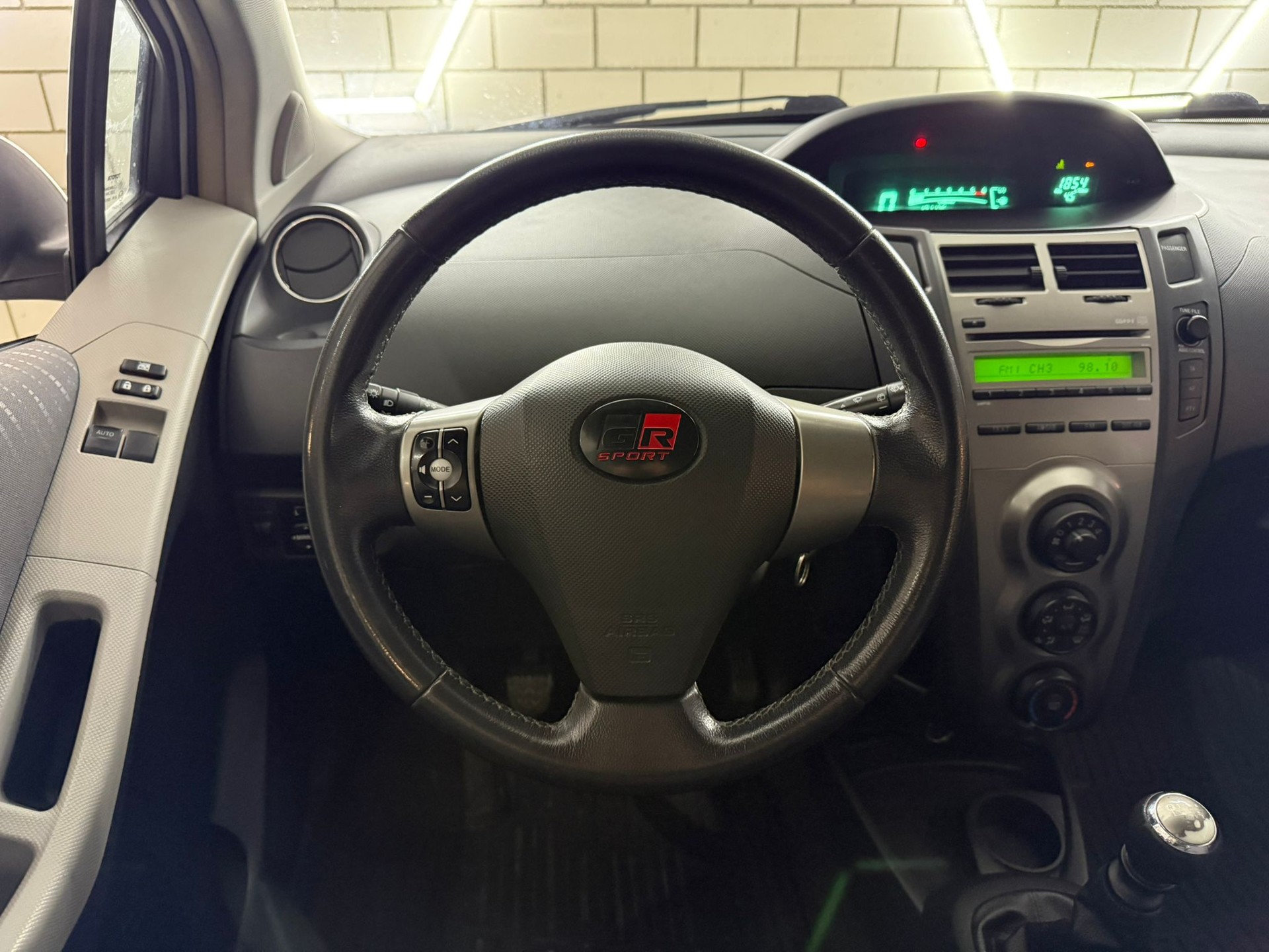 TOYOTA Yaris 1.4 D-4D Linea Luna - 8