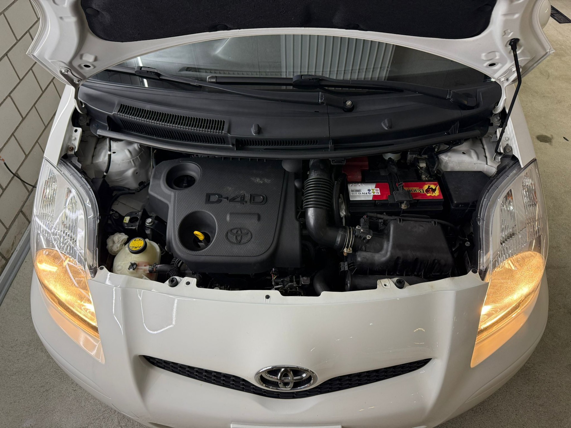 TOYOTA Yaris 1.4 D-4D Linea Luna - 14