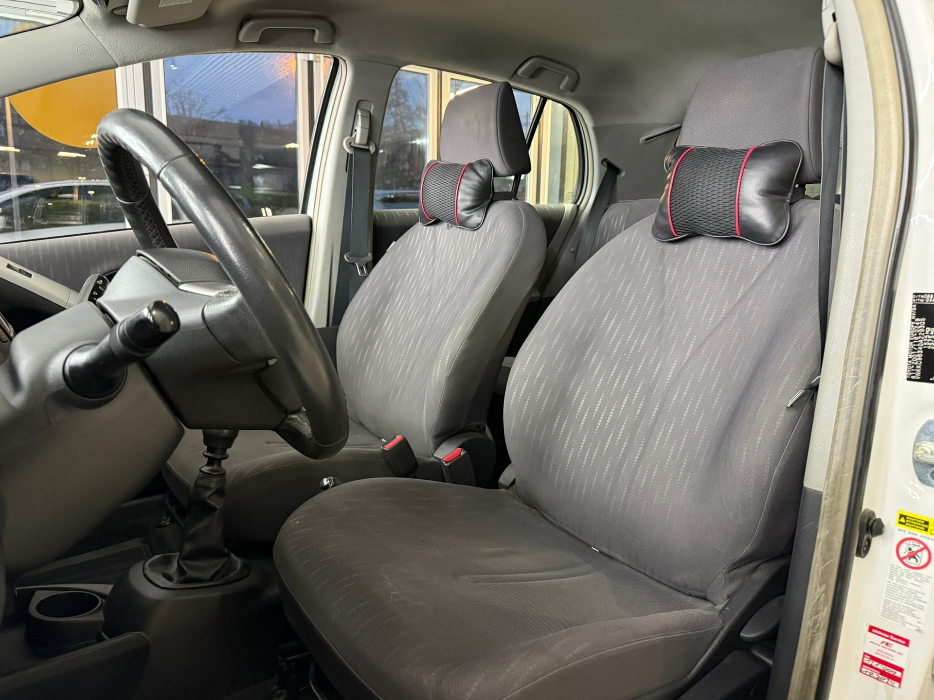 TOYOTA Yaris 1.4 D-4D Linea Luna - 11