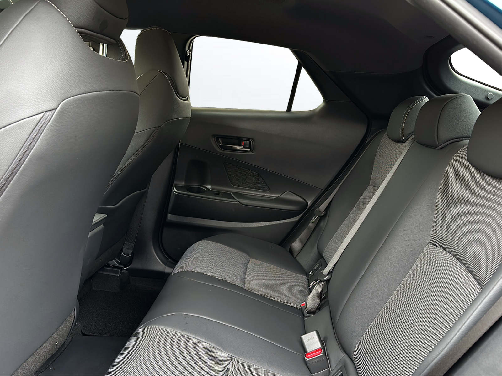 TOYOTA C-HR 2.0 HSD CVT Style 4WD - 8