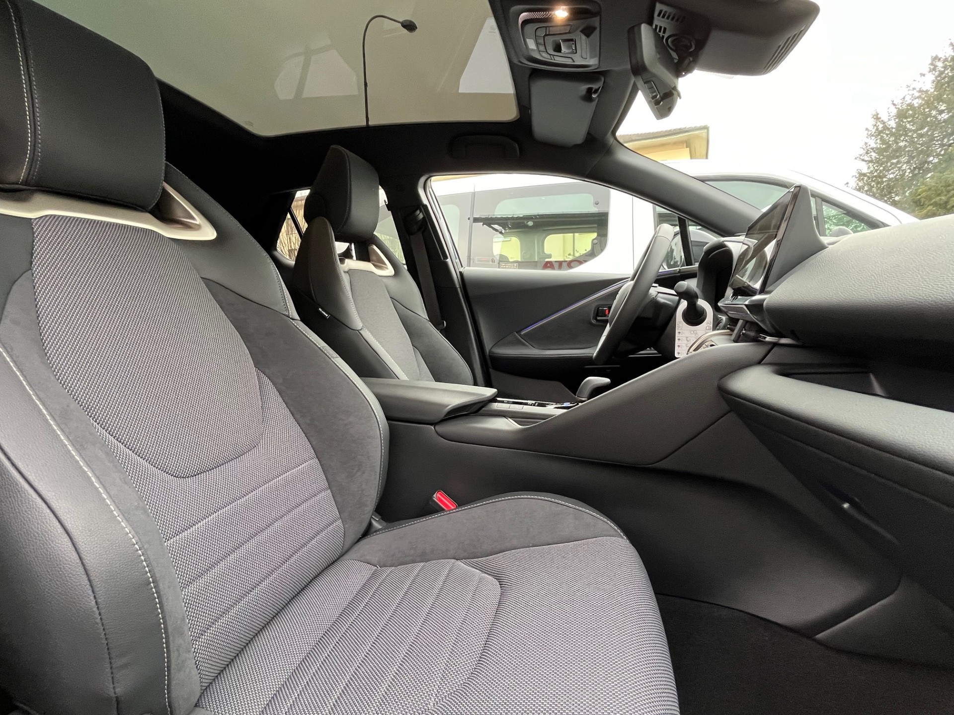 TOYOTA C-HR 2.0 HSD CVT Style 4WD - 10