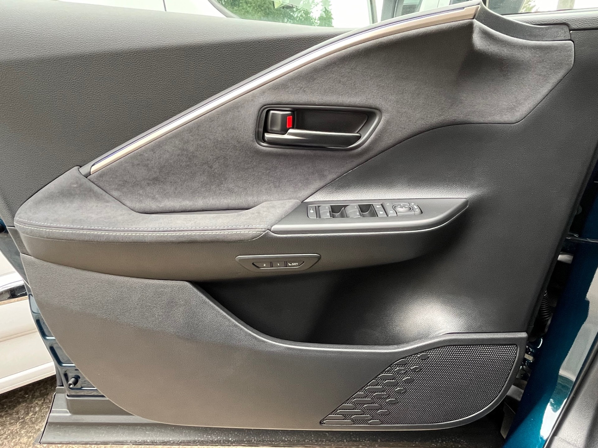 TOYOTA C-HR 2.0 HSD CVT Style 4WD - 17