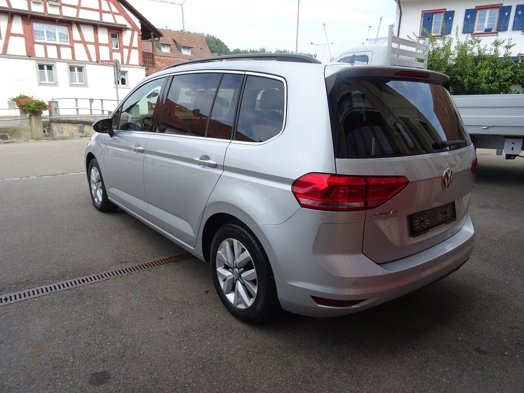VW Touran 1.6 TDI SCR Comfortline - 4