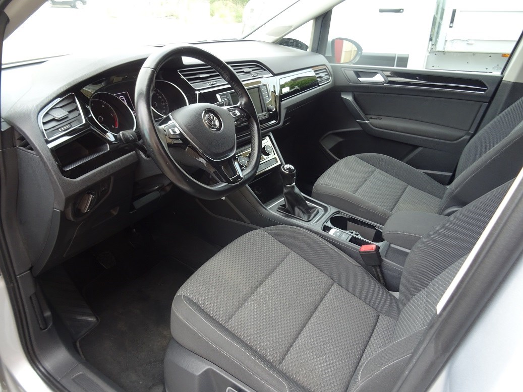 VW Touran 1.6 TDI SCR Comfortline - 6