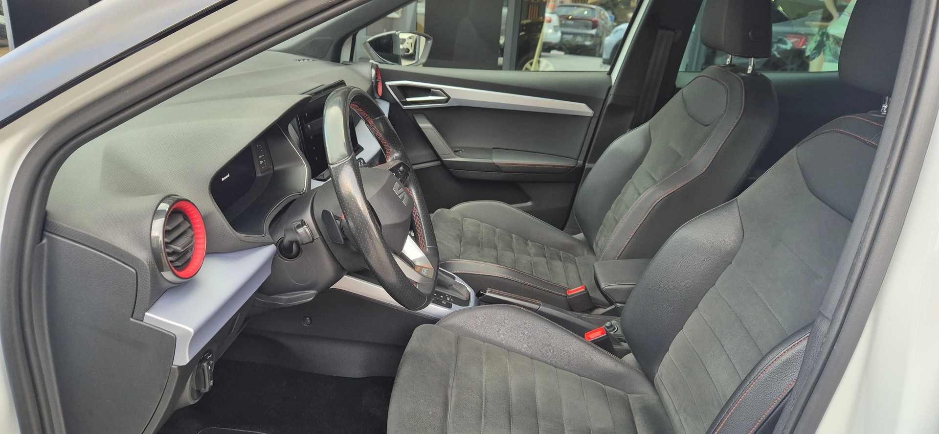 SEAT Arona 1.0 TSI Eco Hola FR DSG - 6