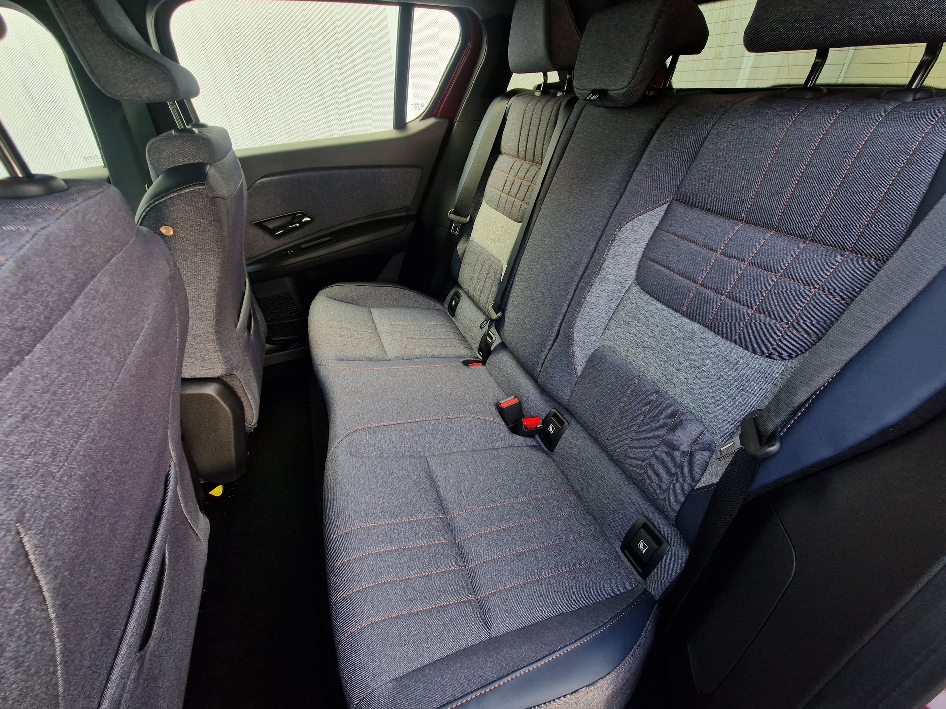 RENAULT R4 E-Tech Comfort Range 52 kWh Techno - 6