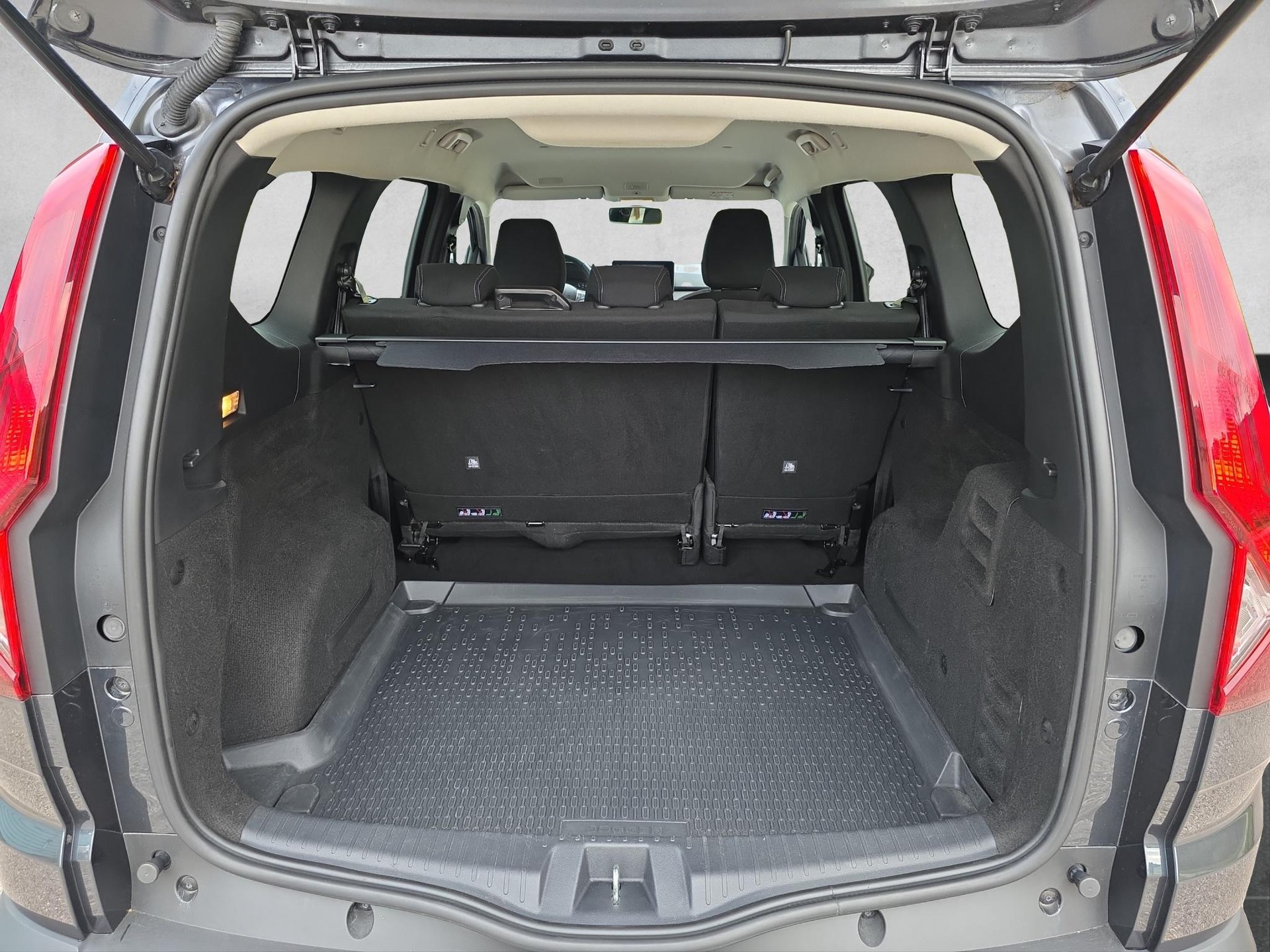 DACIA Jogger TCe 110 Extreme - 16