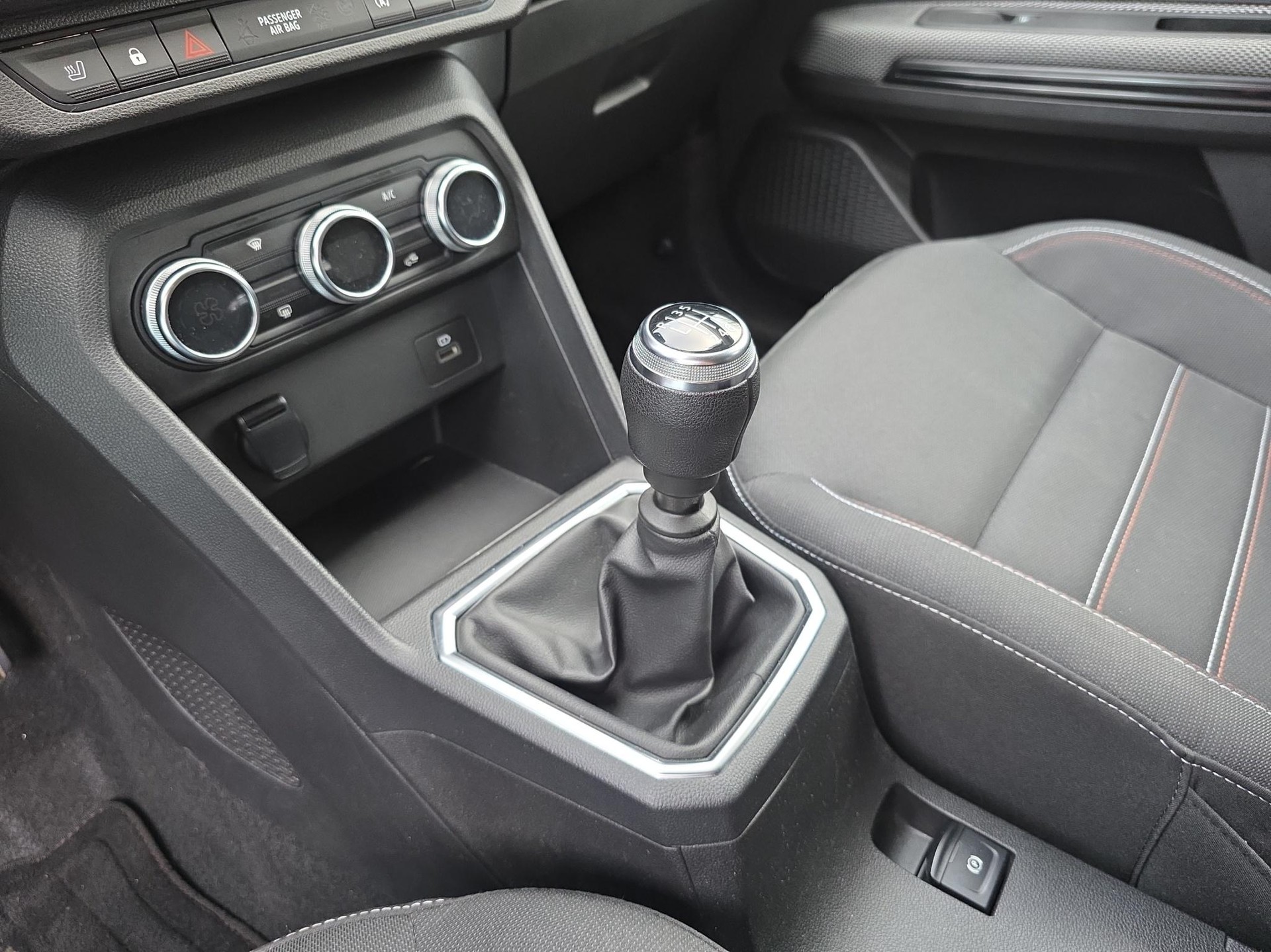 DACIA Jogger TCe 110 Extreme - 13