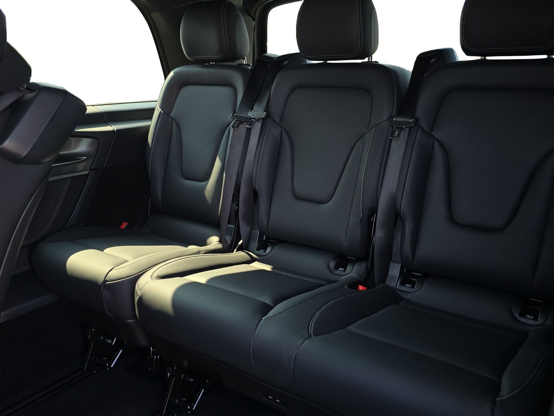MERCEDES-BENZ V 300 d lang 4Matic Swiss Edition 9G-Tronic - 11