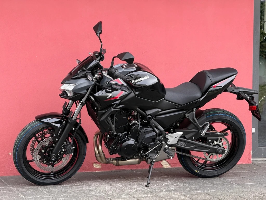 KAWASAKI Z 650 (35kW) - 12