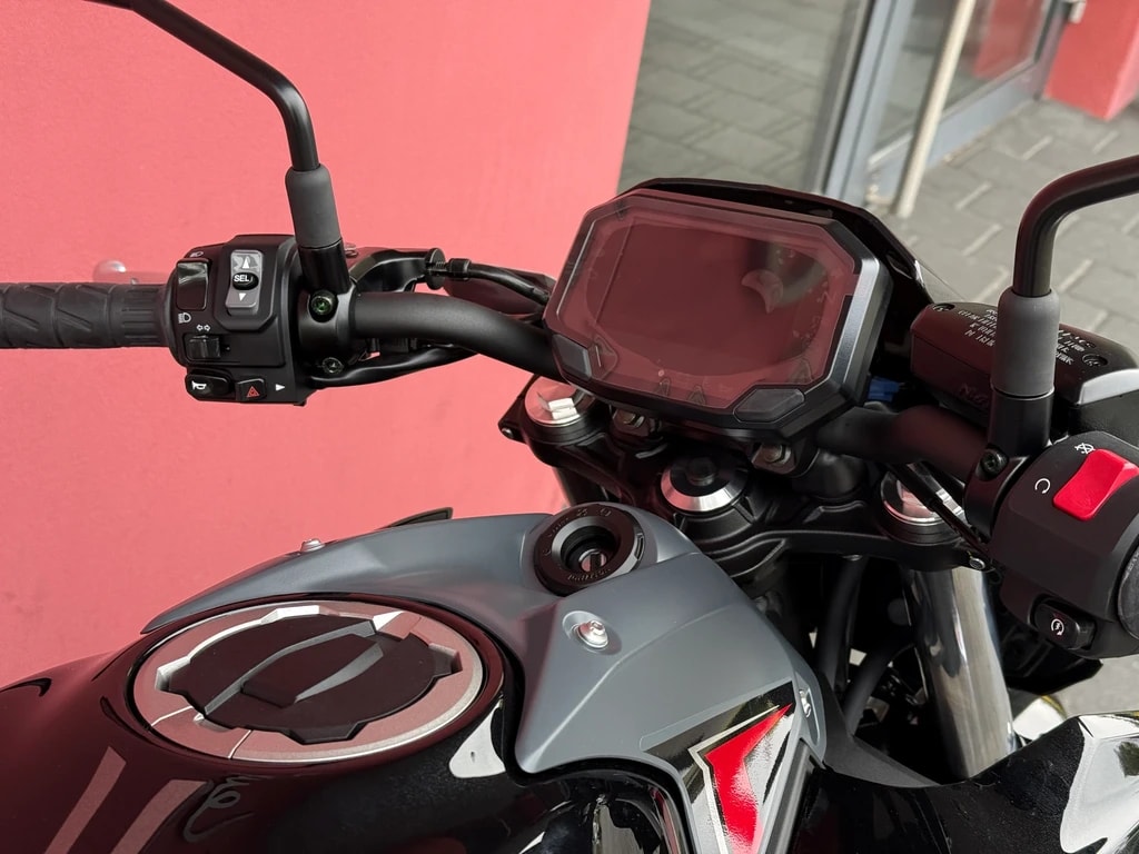 KAWASAKI Z 650 (35kW) - 8
