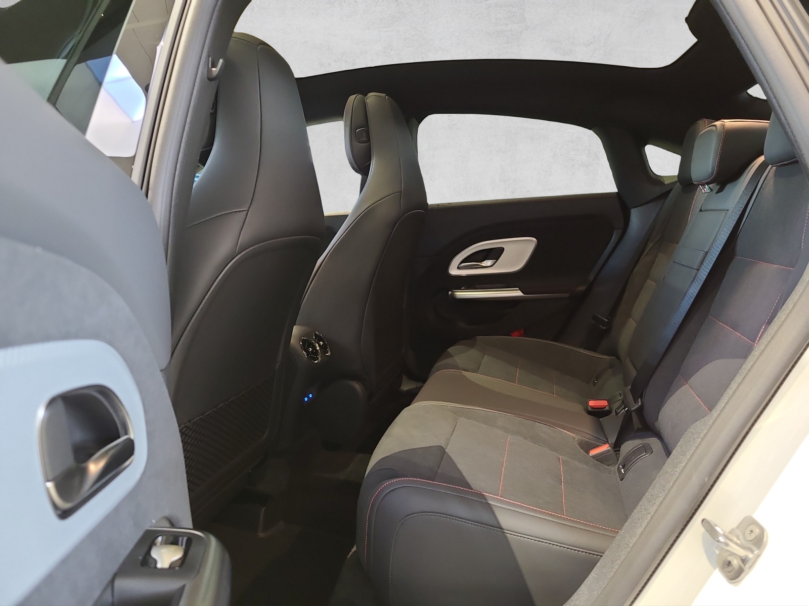 MERCEDES-BENZ CLA 220 AMG Line 7G-DCT 4Matic - 11