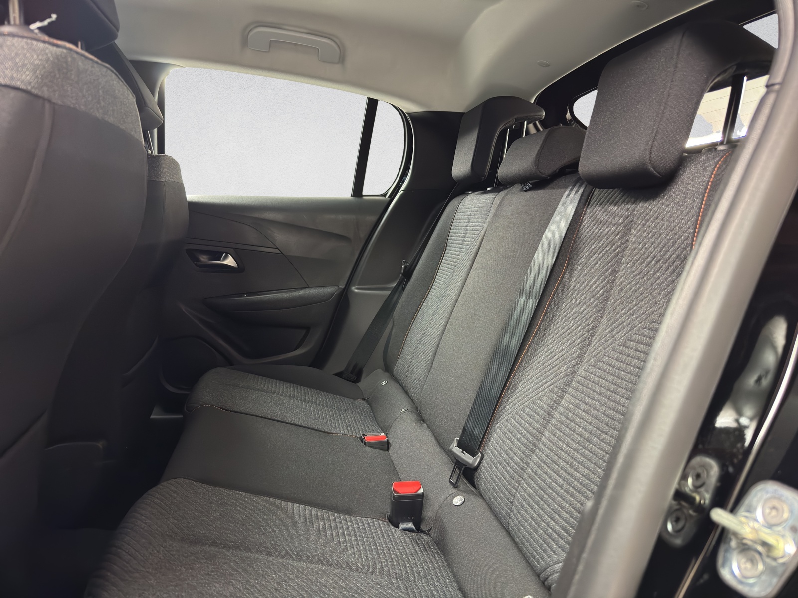 PEUGEOT 208 1.2 PureTech Style - 16