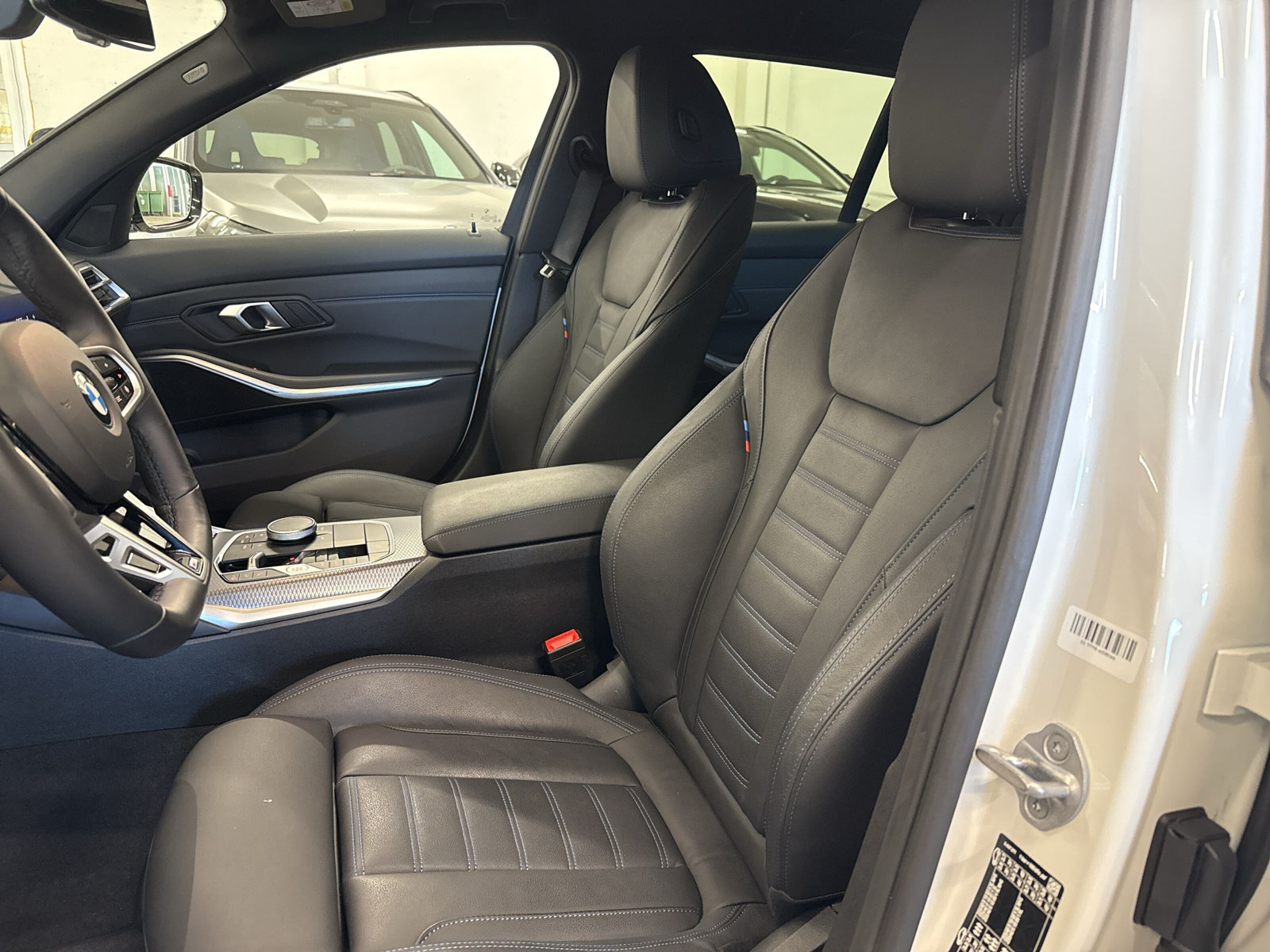 BMW 320d xDrive 48V Touring Steptronic M Sport - 10