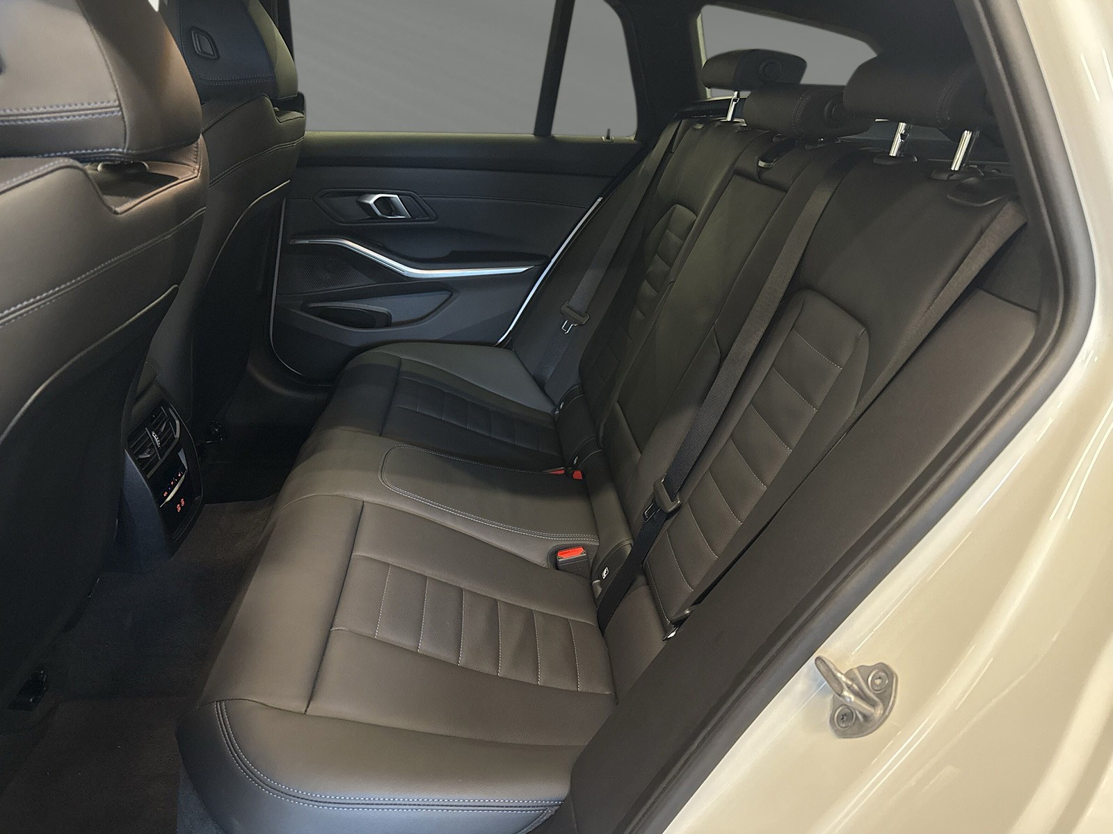 BMW 320d xDrive 48V Touring Steptronic M Sport - 7