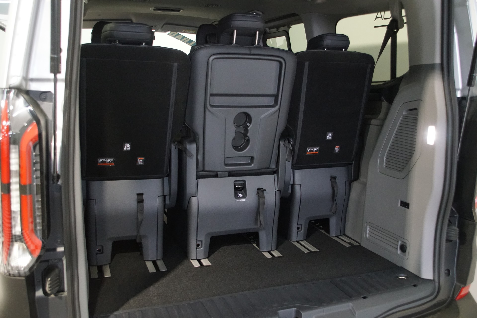 FORD Tourneo Bus 320 L1H1 Active Automat 4x4 - 24