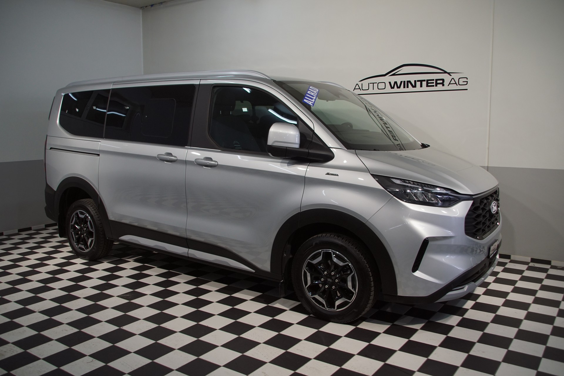 FORD Tourneo Bus 320 L1H1 Active Automat 4x4 - 2
