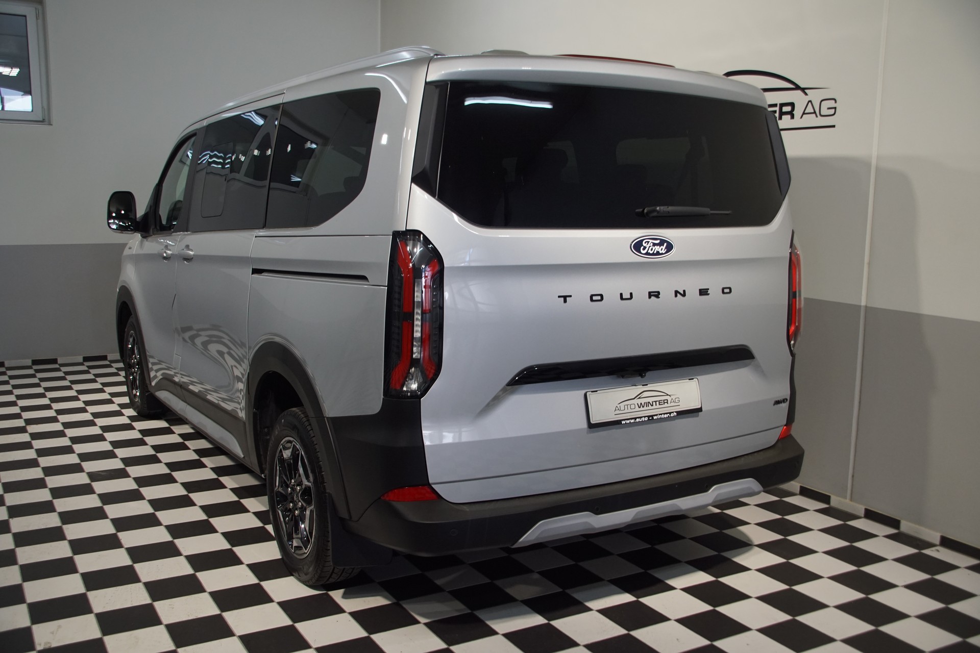 FORD Tourneo Bus 320 L1H1 Active Automat 4x4 - 10