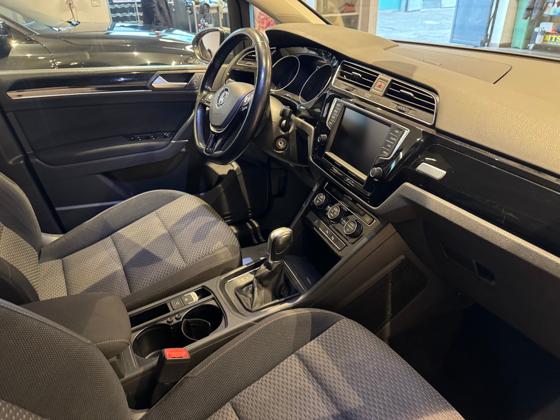 VW Touran 2.0 TDI SCR Comfortline DSG - 8