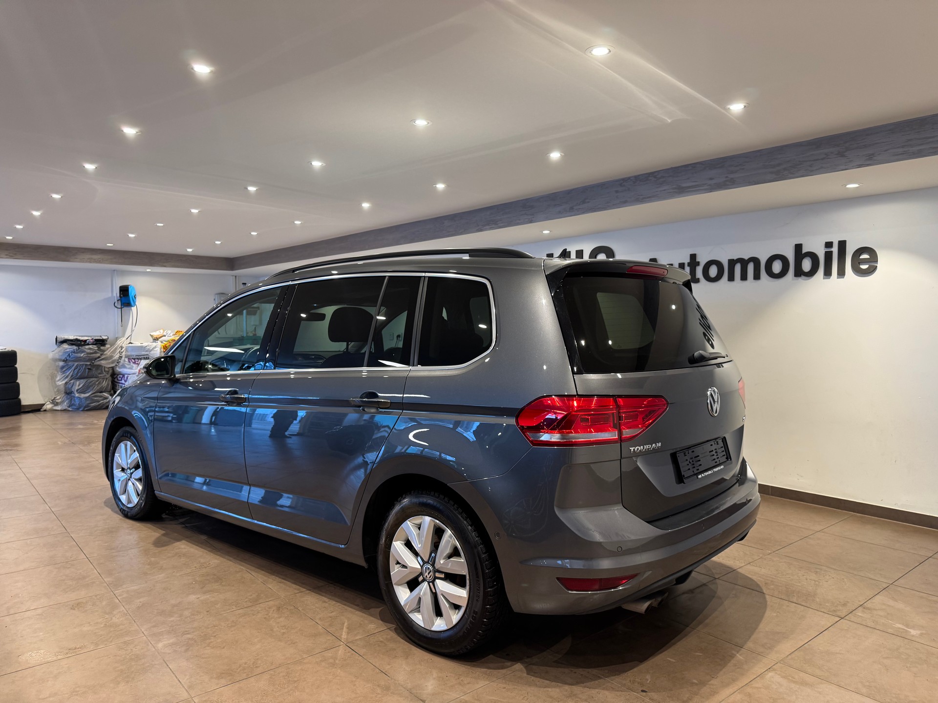 VW Touran 2.0 TDI SCR Comfortline DSG - 3