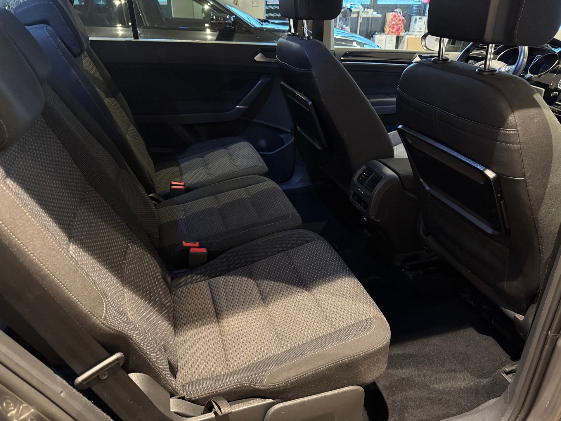 VW Touran 2.0 TDI SCR Comfortline DSG - 9