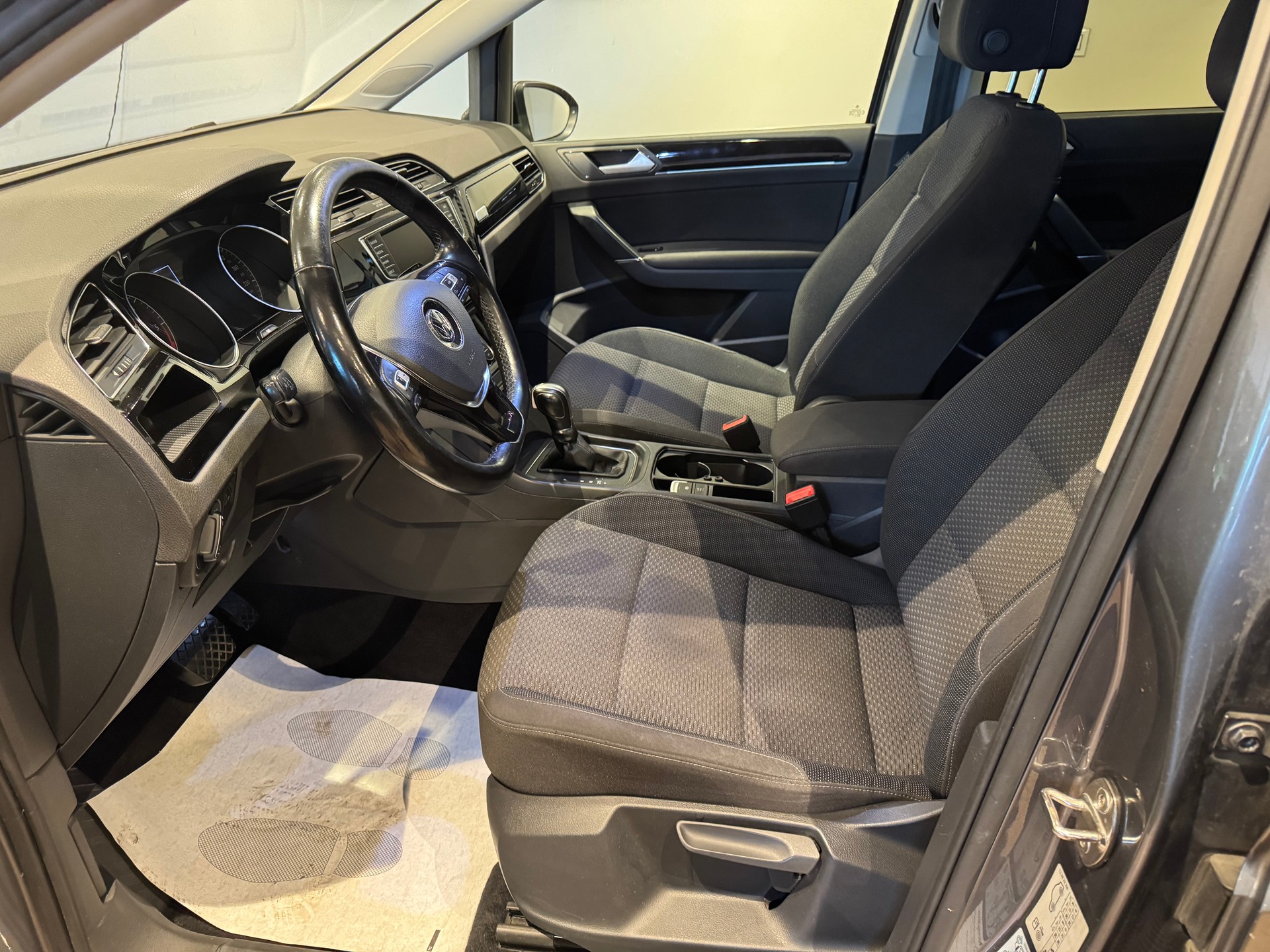 VW Touran 2.0 TDI SCR Comfortline DSG - 10