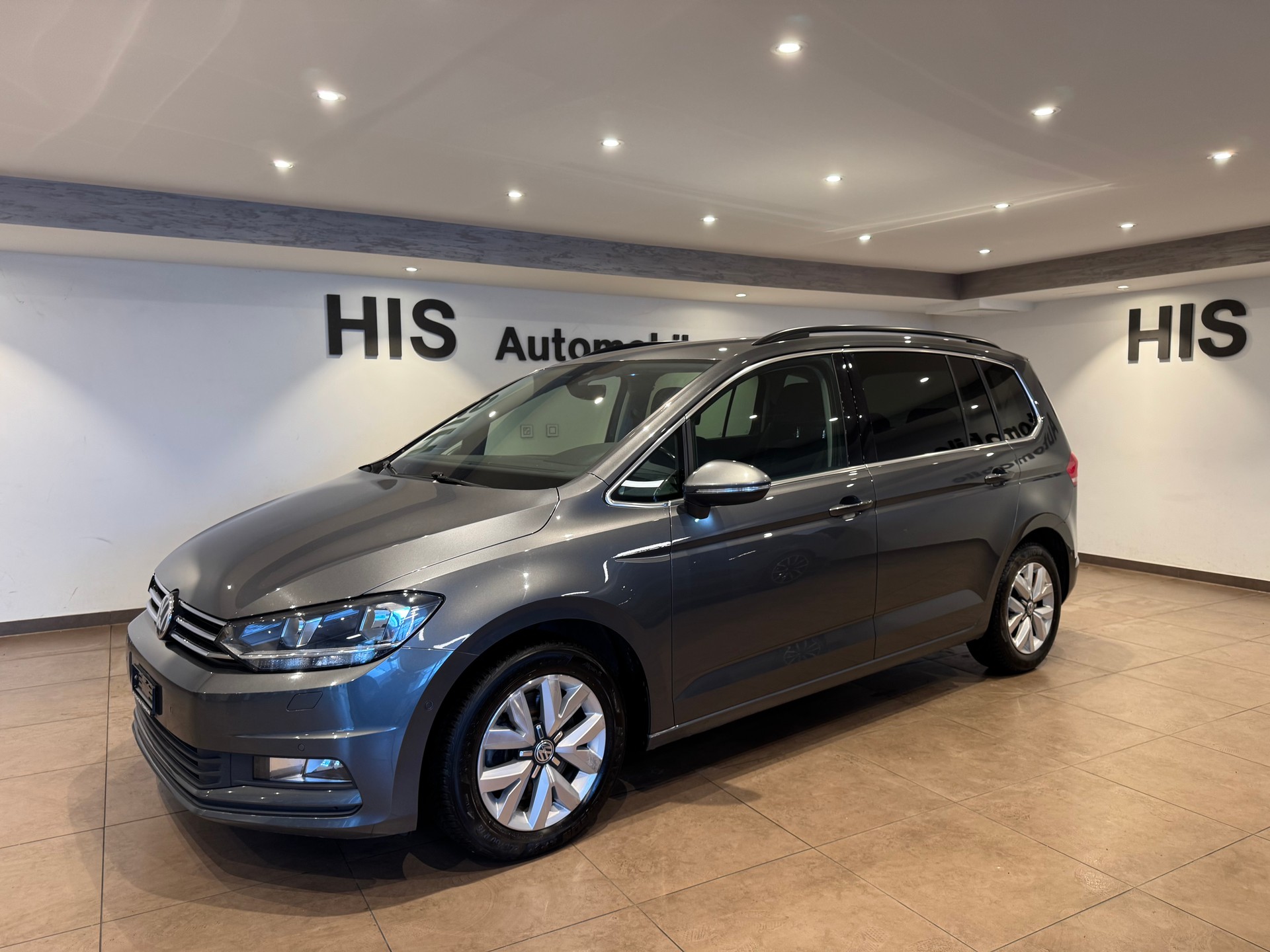 VW Touran 2.0 TDI SCR Comfortline DSG - 2