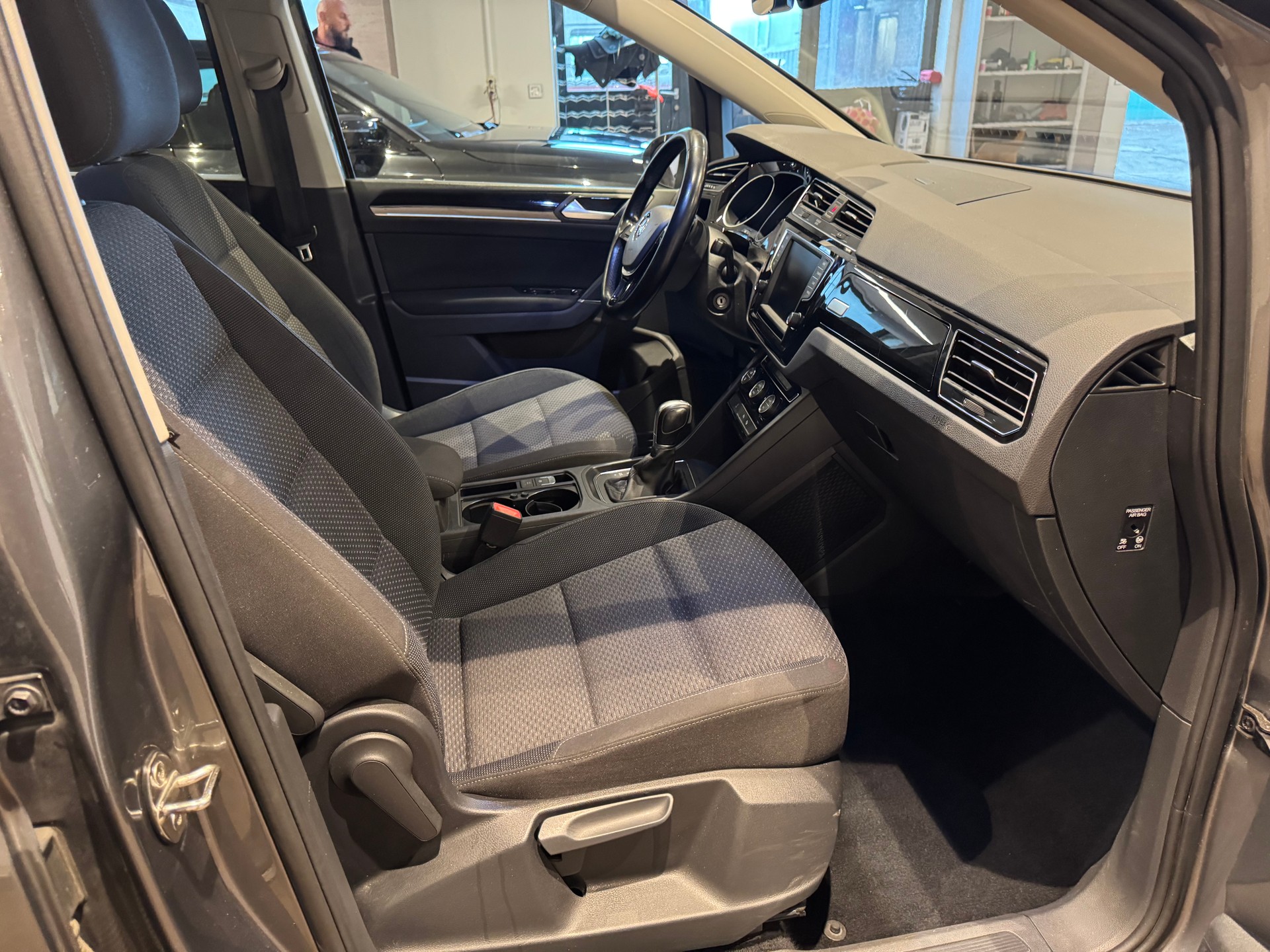 VW Touran 2.0 TDI SCR Comfortline DSG - 7