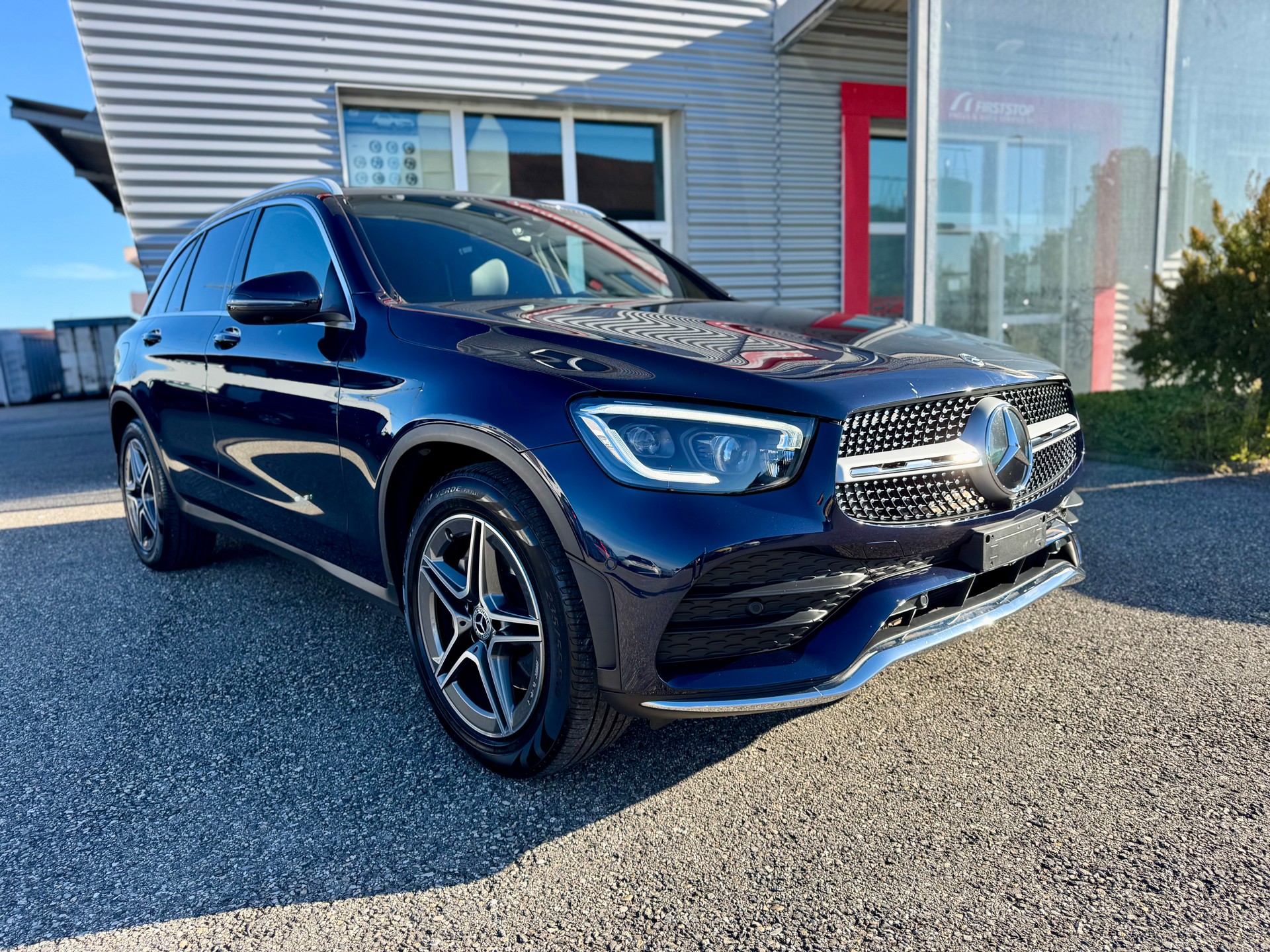MERCEDES-BENZ GLC 200 AMG Line 4Matic 9G-Tronic