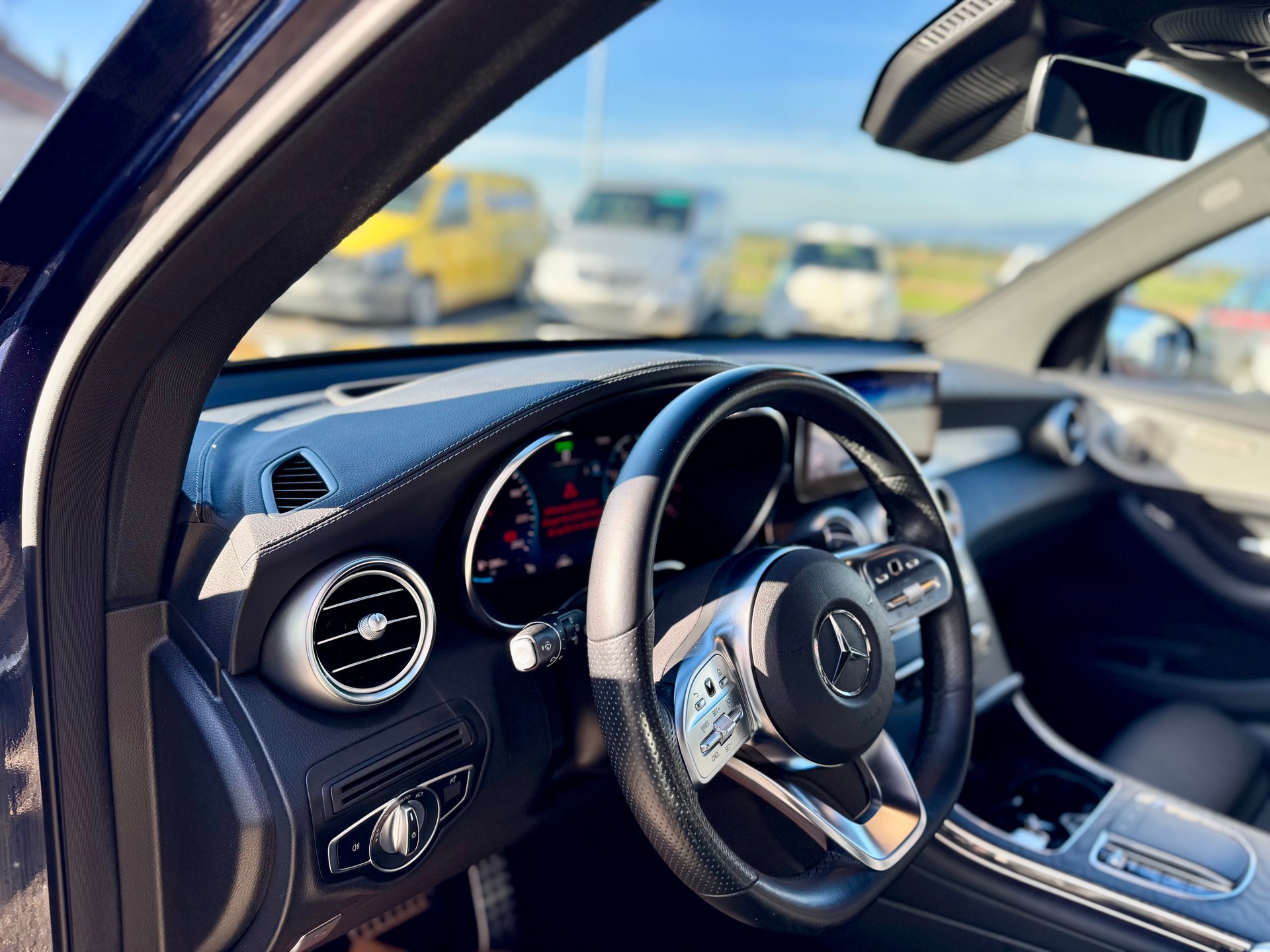 MERCEDES-BENZ GLC 200 AMG Line 4Matic 9G-Tronic - 10