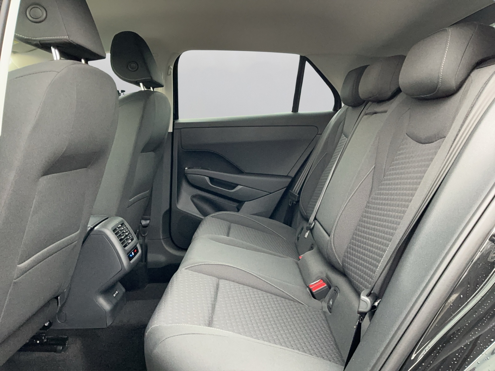 VW T-Roc 1.5 eTSI mHEV Life DSG - 11