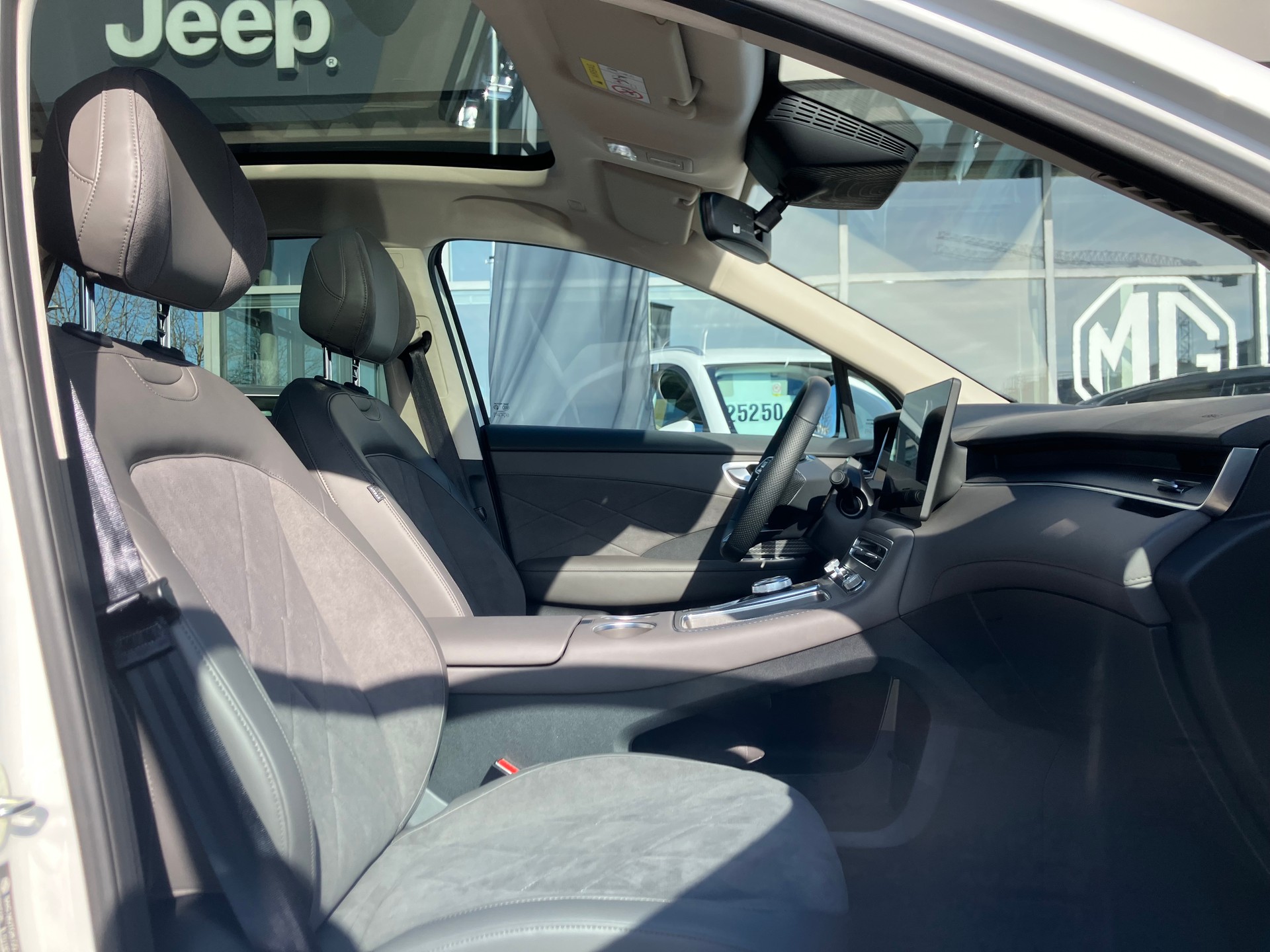 MG S6 EV 77kWh Luxury AWD - 8