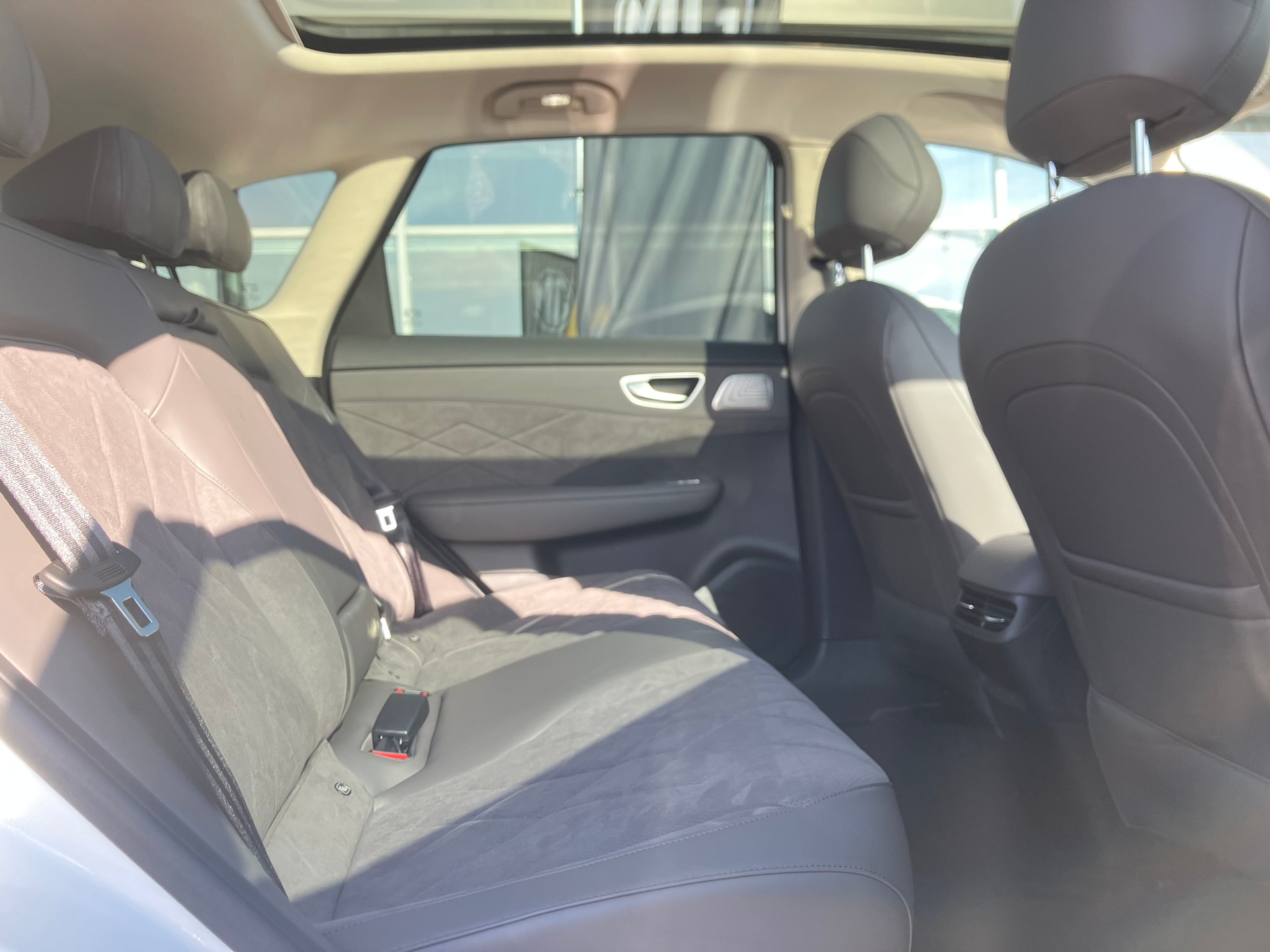 MG S6 EV 77kWh Luxury AWD - 7