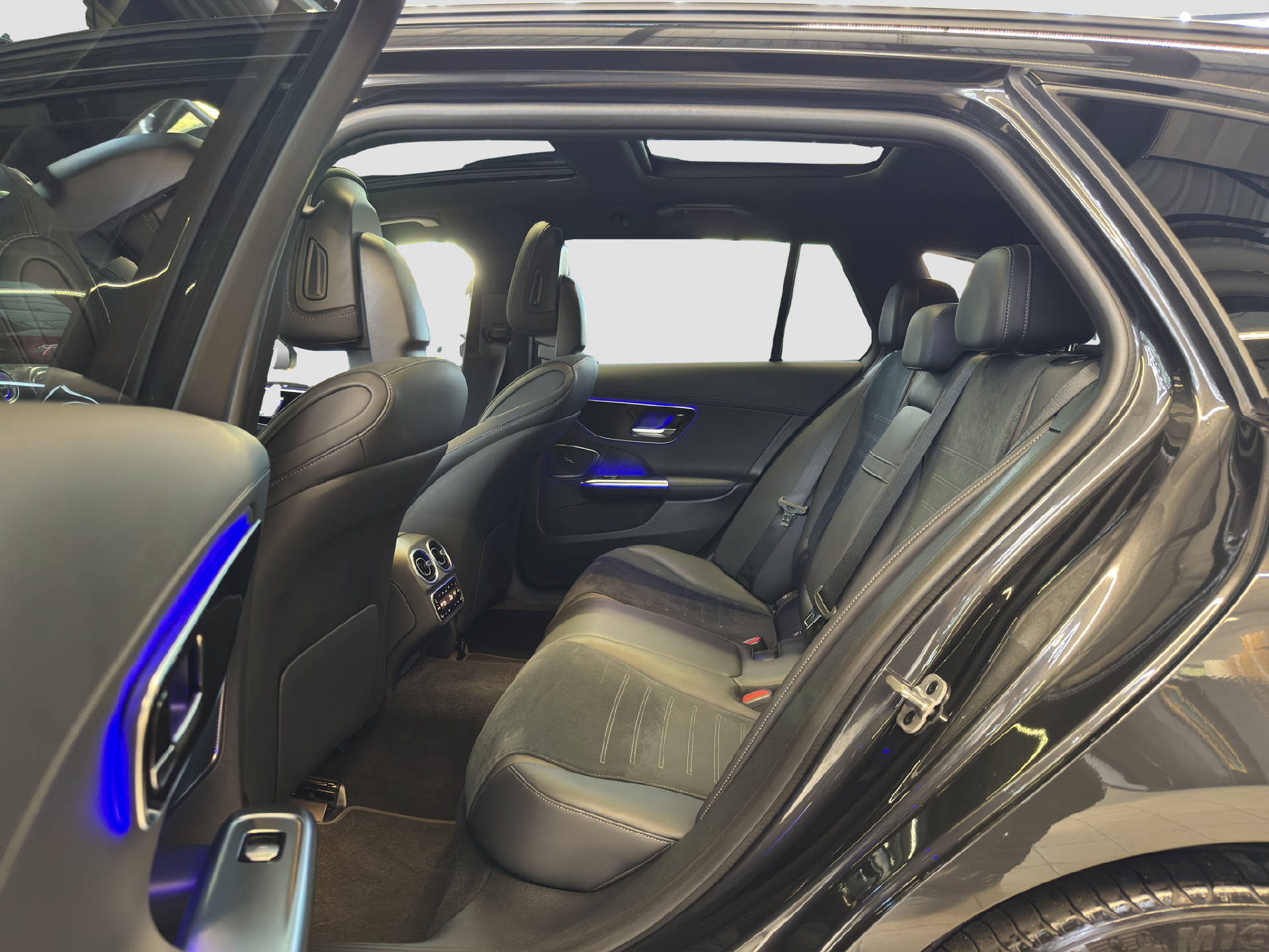 MERCEDES-BENZ C 300 e AMG Line Kombi - 14