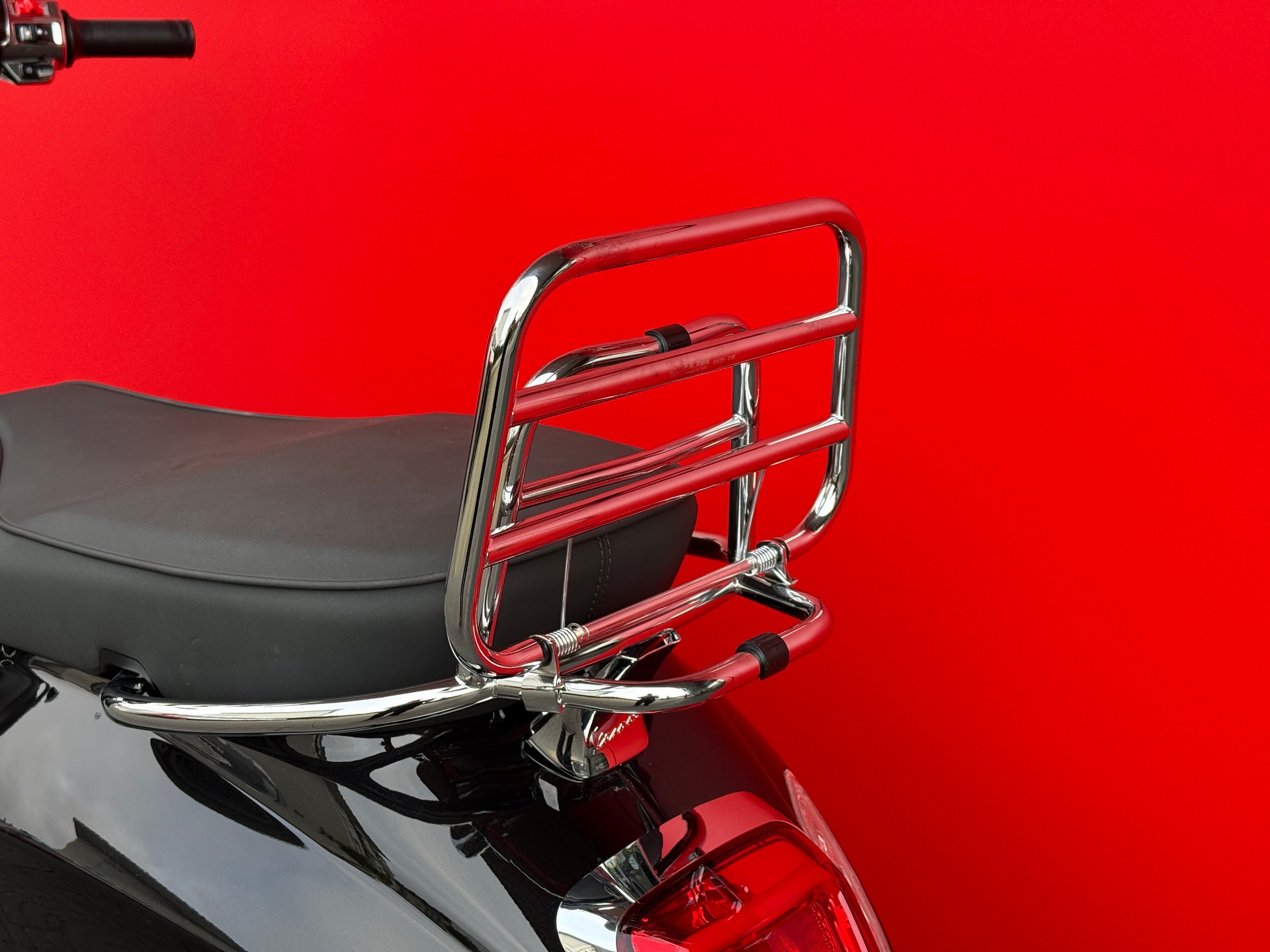 PIAGGIO Vespa 125 Primavera Deluxe Edition - 16
