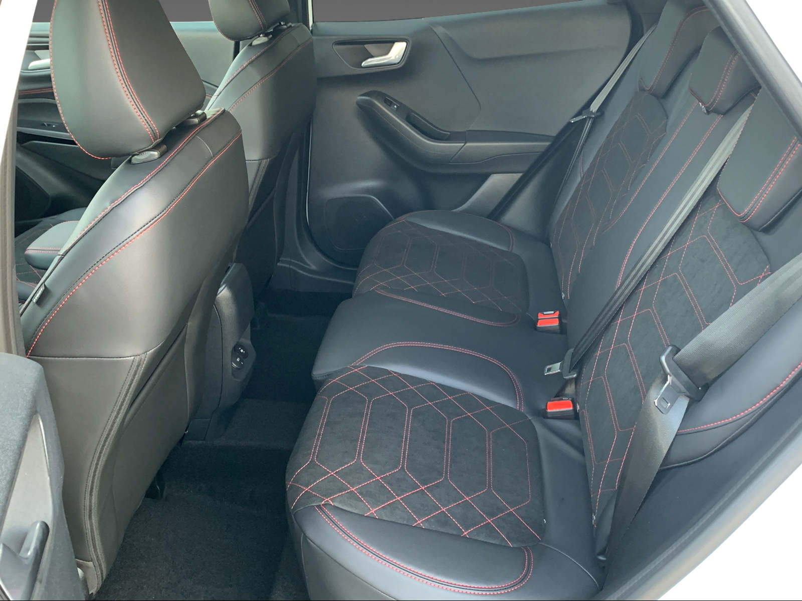 FORD Puma 1.0 EcoB Hybrid 155 ST-Line X - 11