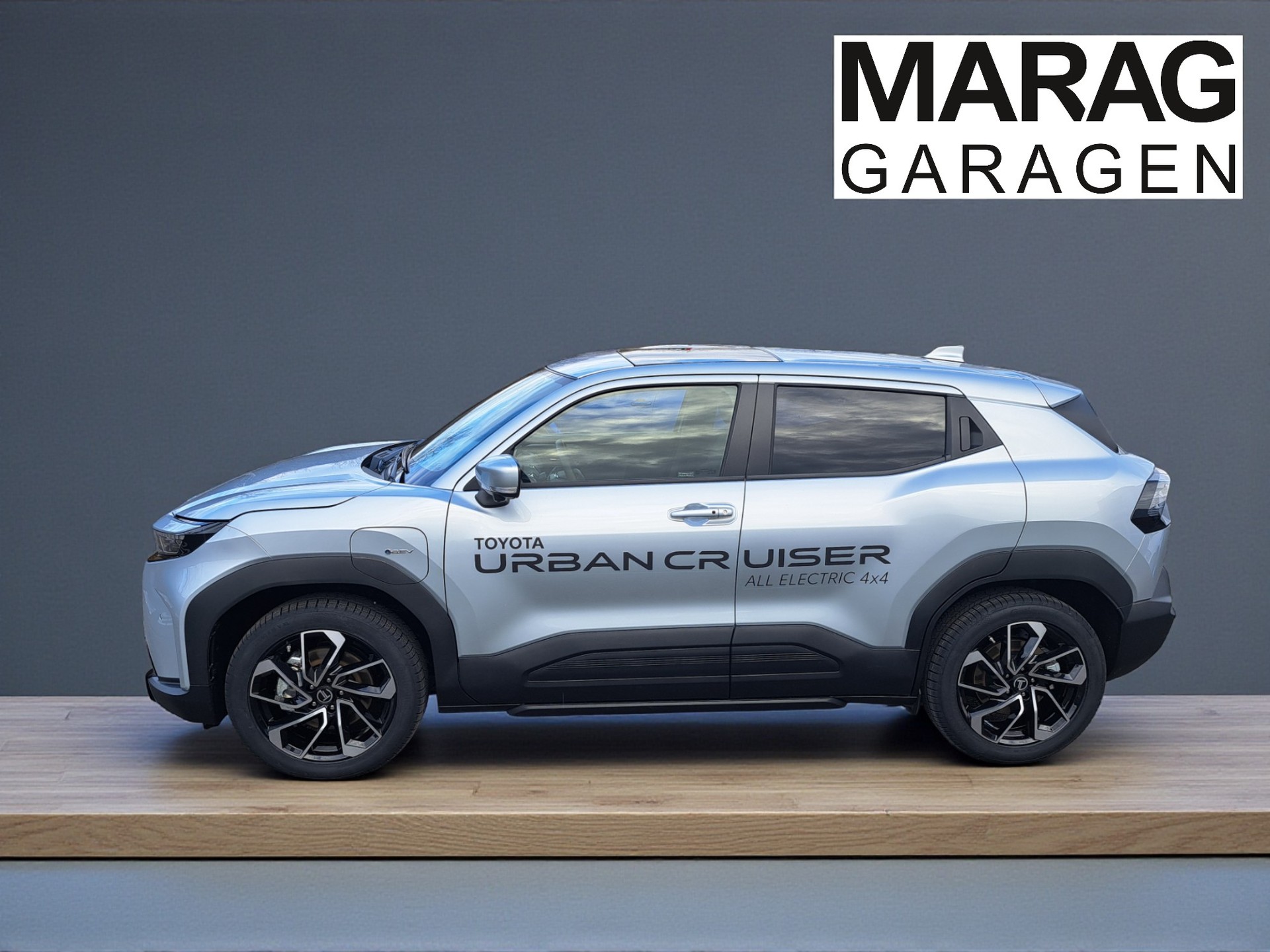 TOYOTA Urban Cruiser 61 kWh Premium AWD - 12