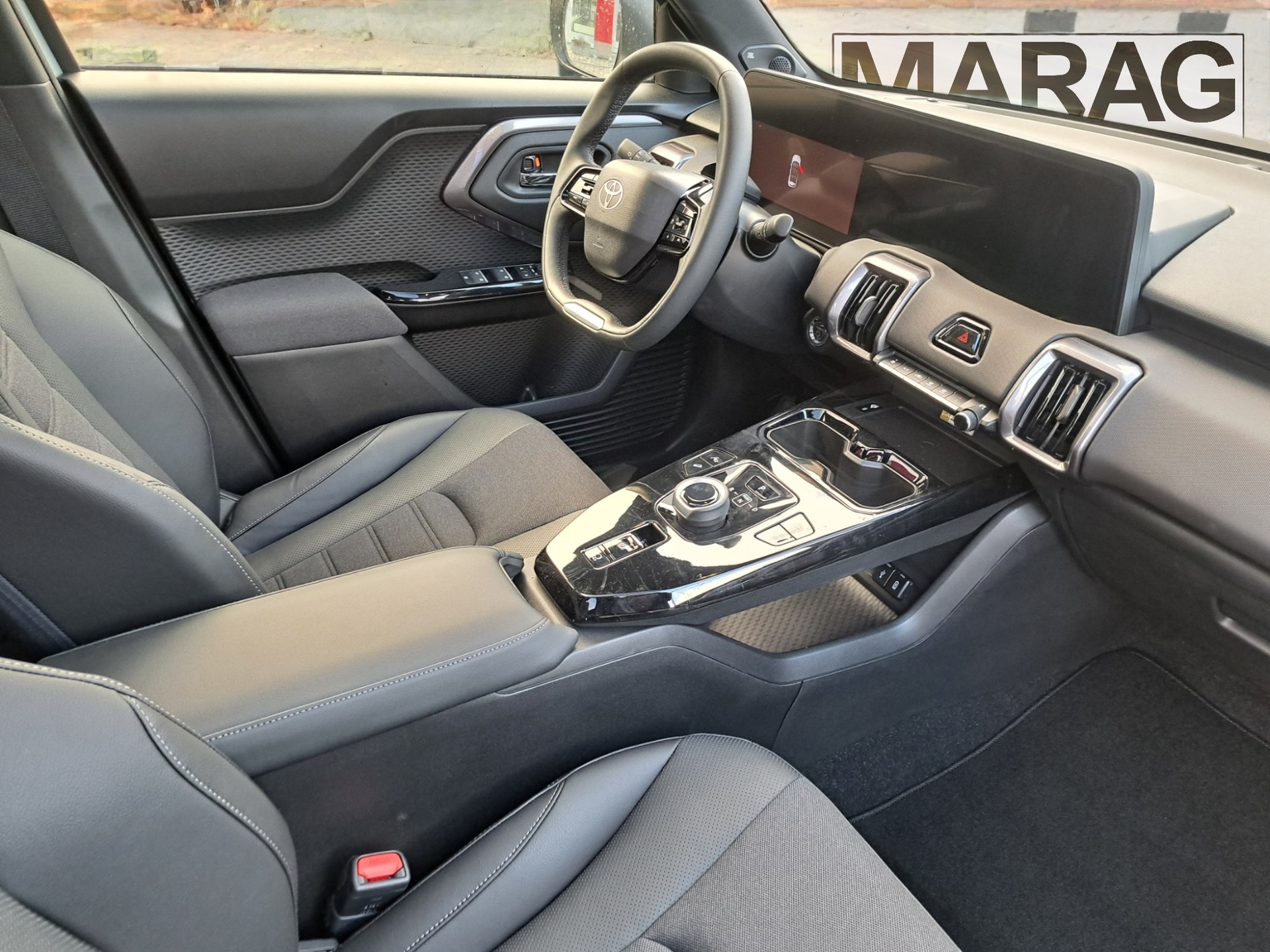 TOYOTA Urban Cruiser 61 kWh Premium AWD - 6