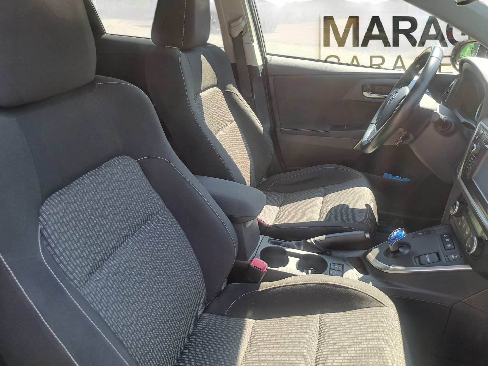 TOYOTA Auris 1.8 16V HSD Linea Trend - 6