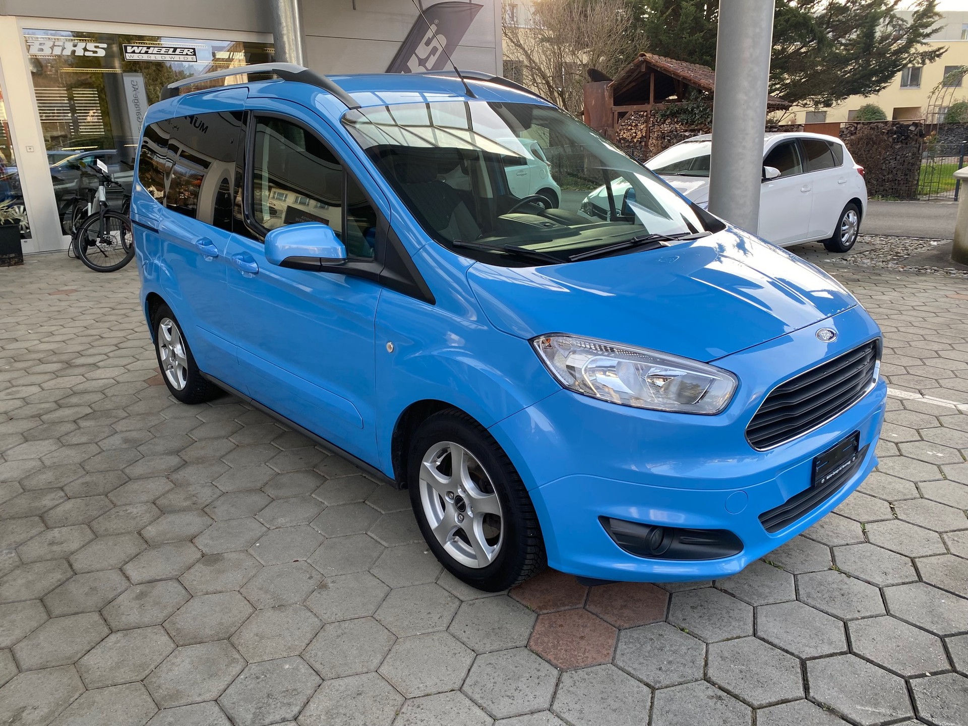 FORD Tourneo Courier 1.0 SCTi Titanium - 2