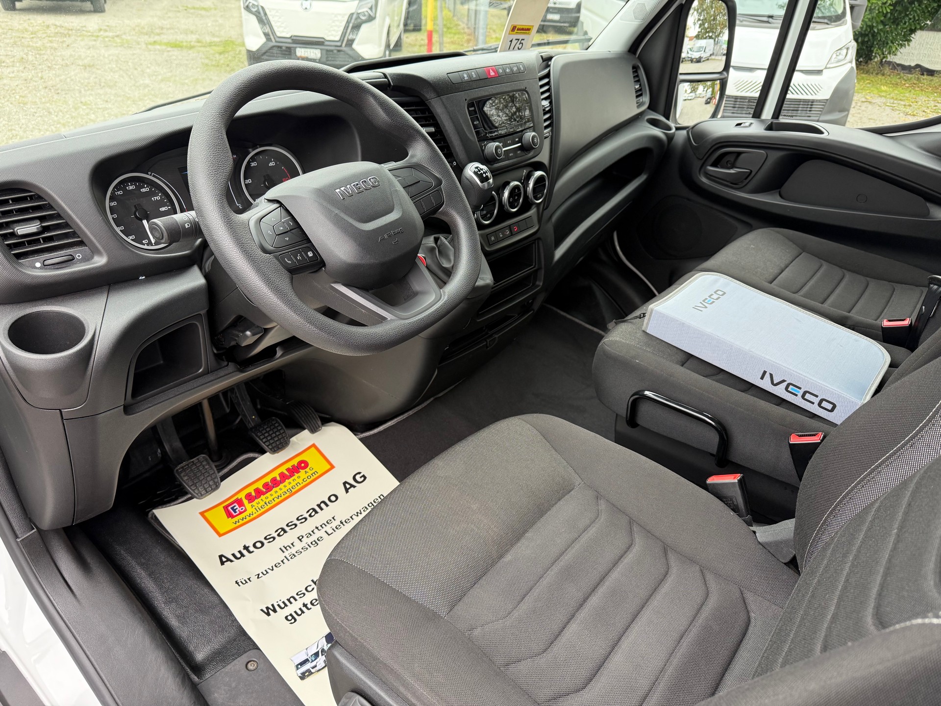 IVECO Daily 35 C 16 Koffer mit Hebebühne - 7