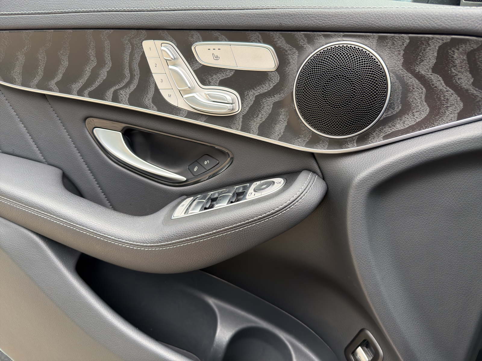 MERCEDES-BENZ GLC 220 d AMG Line 4Matic 9G-Tronic - 11